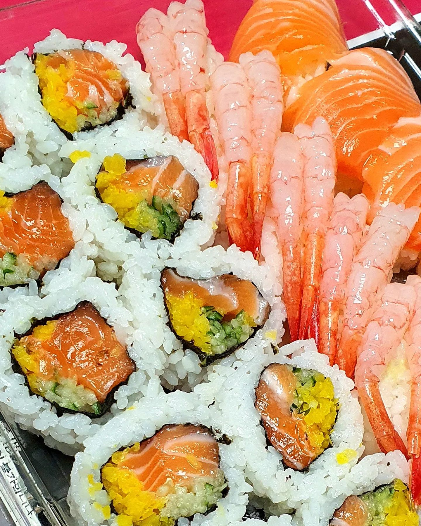 어제도 초밥 오늘도 초밥🍣
마지막이라 생각하고 달렸습니다
너무 맛있었던 코스트코 초밥
.
.
.
#코스트코 #초밥 #스시 #sushi #먹스타그램 #costco
