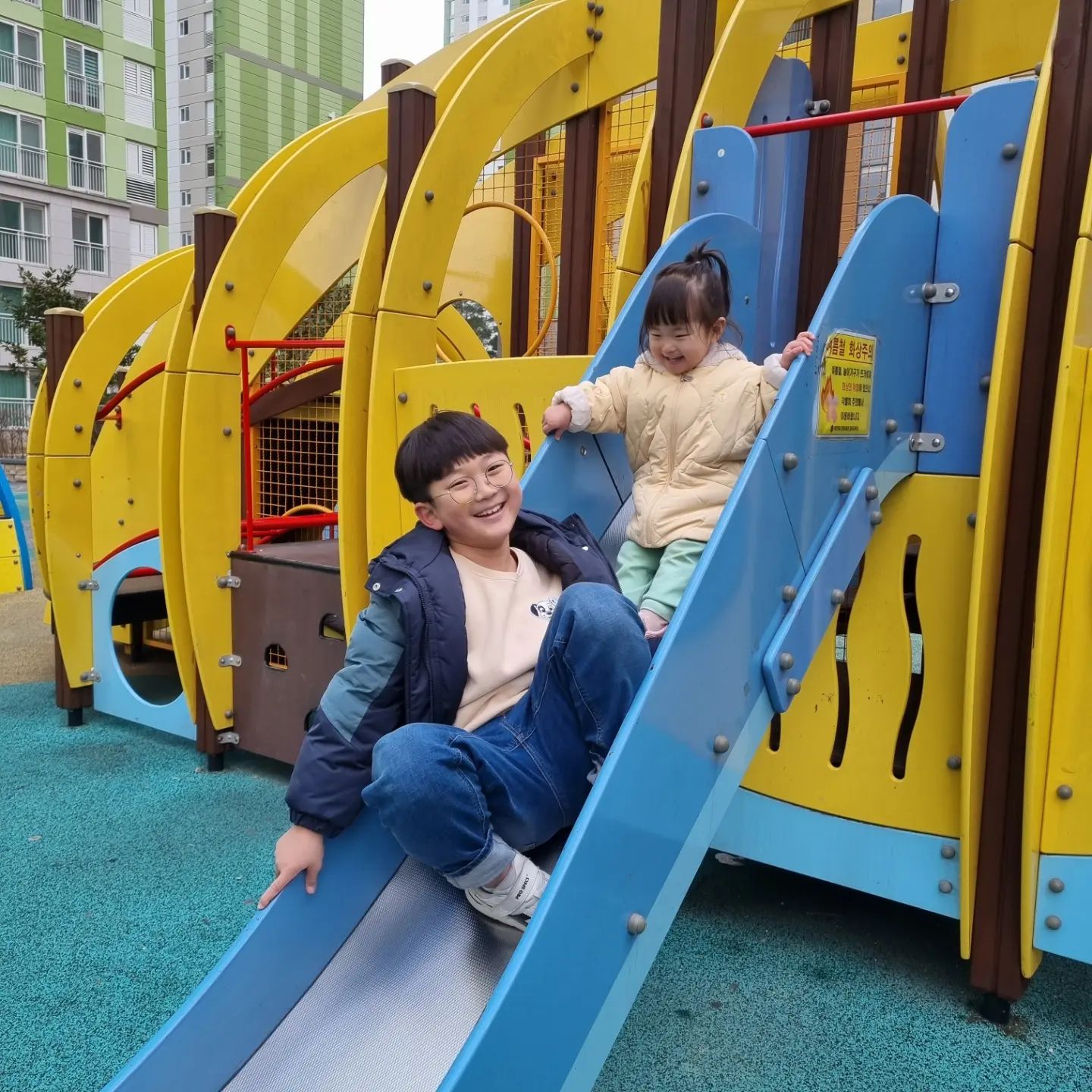 울집 귀요미 둘
#9살#2살
#남매