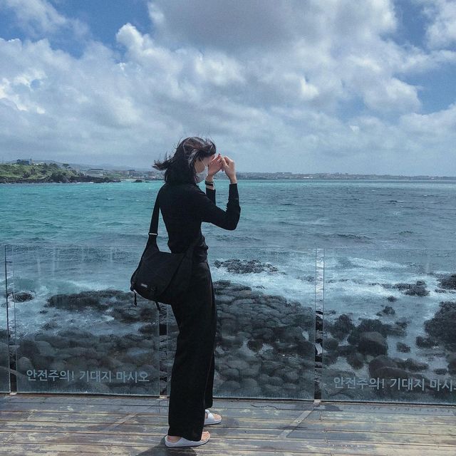 태비 on Instagram: "제주도 가고싶다!!! 🌊"