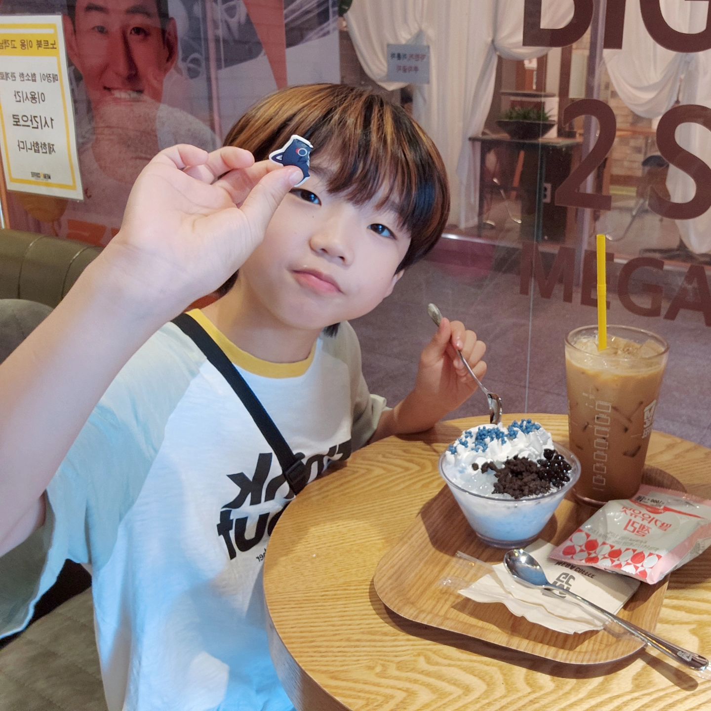 +3192
메가에 신메뉴 나왔대서
같이 먹어보았는데.....🤮