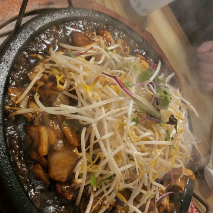 #👍 
-
사람이 바글바글 많았지만, 맛있었쪄>_<
양도 많아서 매운갈비찜은 포장해오기!!!

-
#역시여행은먹방이지 
#짬뽕은안팔아염