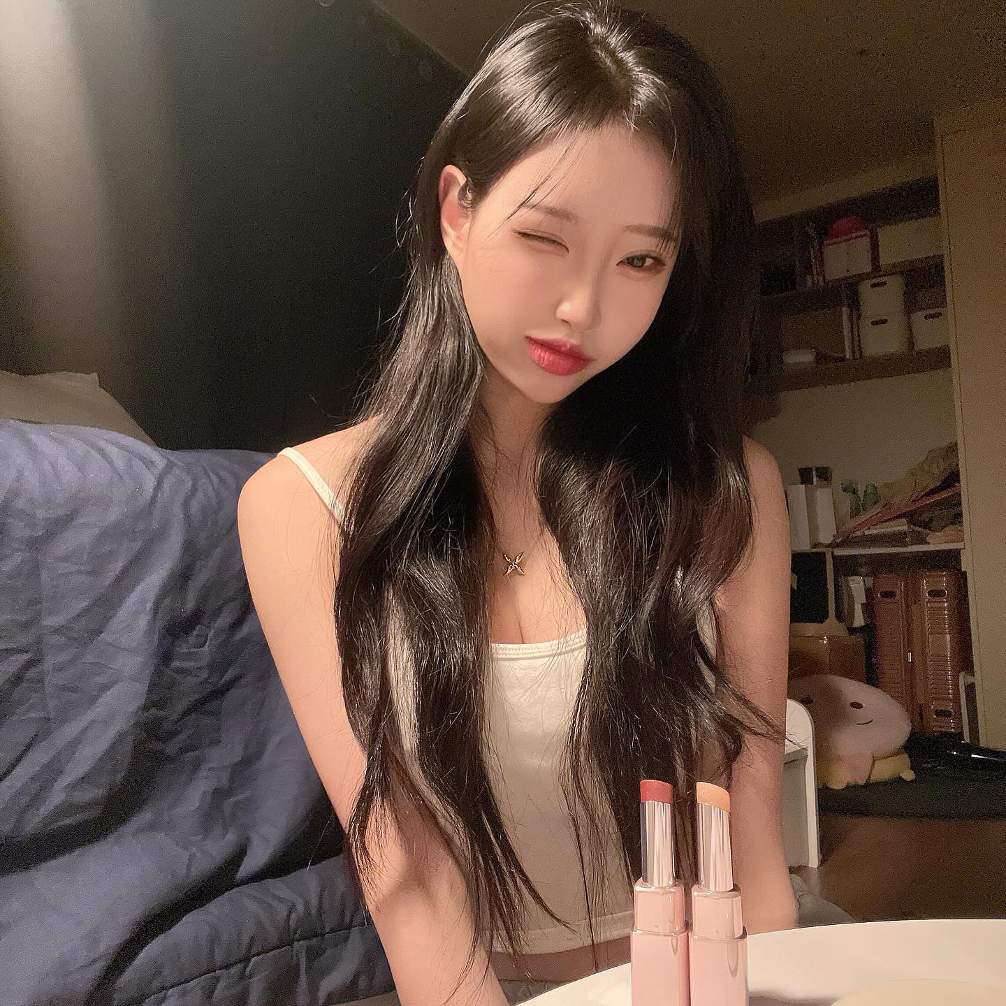 #협찬 #메리쏘드

영롱보스 촉촉립 ‘메리쏘드 오로라 펄 립스틱‘🩷🤍
요즘같이 촉촉립이 대세일때 딱 맞는 아이템✨😉
예쁘고 자연스러운 컬러감에 입체 볼륨감까지 두마리 토끼를 잡을 수 있는 기회🤍

📍(01. 스윗글로우 + 03. 레드하모니)

 #merythod #메리쏘드오로라펄립스틱 #오로라펄립스틱 #메리쏘드립스틱 #펄립스틱 #촉촉립 #글로우립 #글리터립 #글리터립스틱