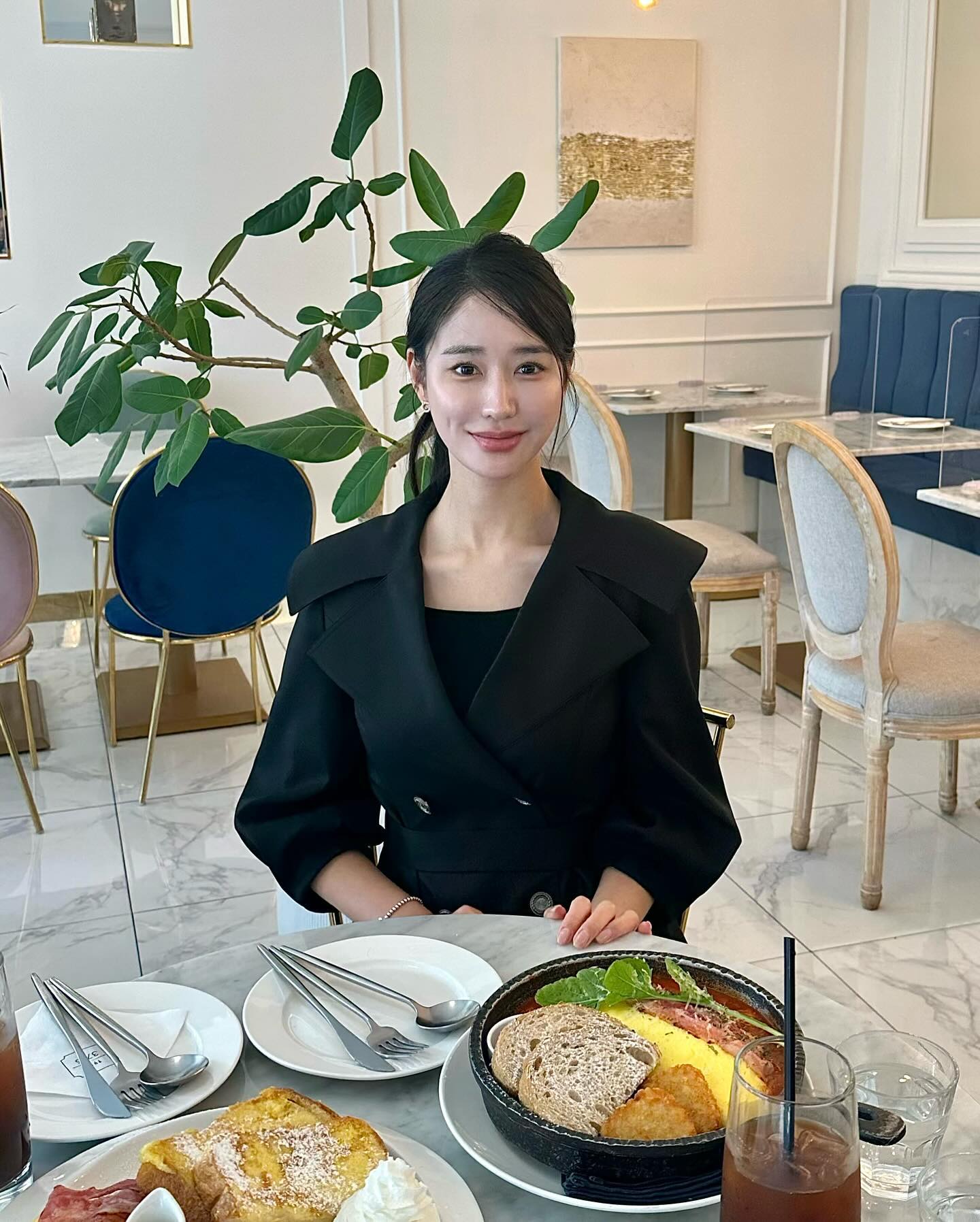 청주 10시반 예식이라 여유있게 전 날 출발!
도착해서부터 청주맛집 투어하고
마지막 새벽 마라샹궈까지 클리어✔️
사진은 뒤죽박죽이지만 추억 소듕헤🫶🏻