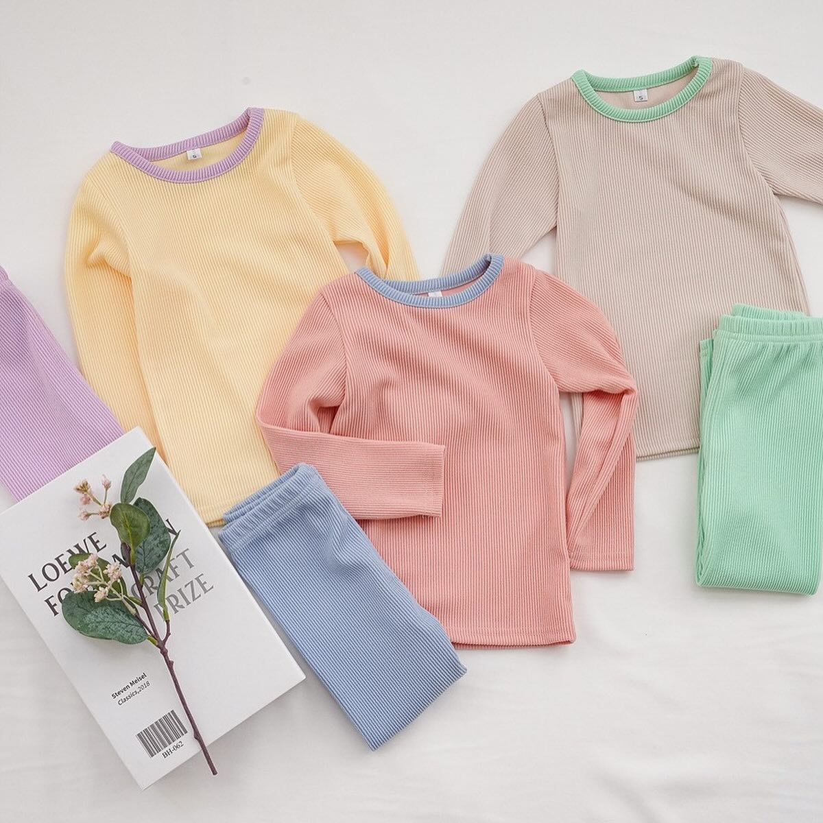 💚파스텔 골지 실내복💚

색상: 옐로우,핑크,베이지
사이즈: 3호,5호,7호,9호,11호
가격: 10800원

주문하실분은 주문주세용💕