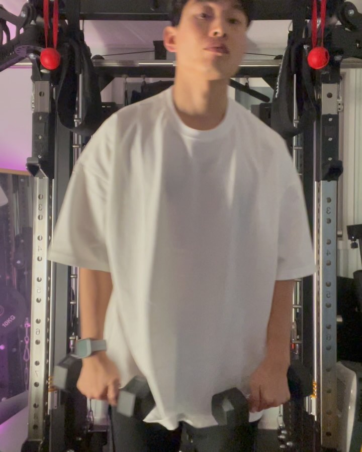 #순돌짐 1/12 운동일지

그래 금요일이구나
가슴운동 하구 좀 생각 좀 정리해보자
오늘 하루도 화이팅

와치프로 생각보다 괜찮네

#운동 #헬스 #헬린이 #헬린이의하루 #솔로탈출 #몸이라도좋아야지 #깔짝깔짝 #웨이트 #운동하는남자 #하체운동 #어깨운동 #가슴운동 #등운동 #벤치프레스 #데드리프트 #운동기록 #오운완 #ㅇㅇㅇ #운동중독