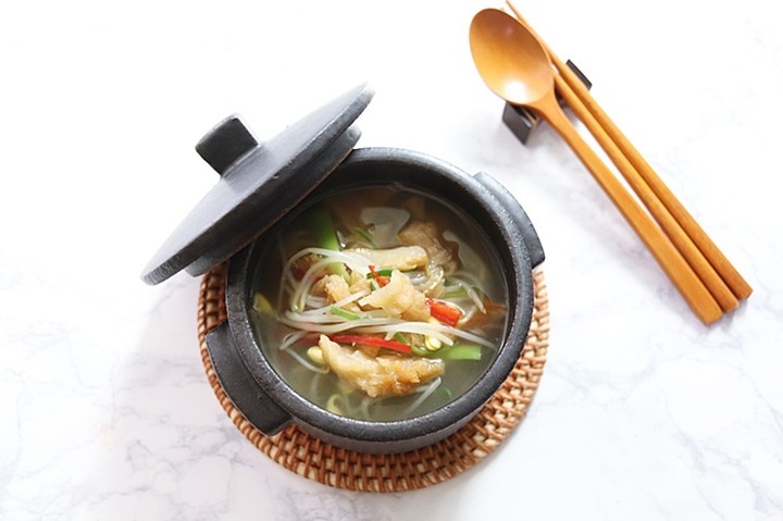 #밥먹자 
쌀쌀한 날씨에 밥 한공기 하기 좋은 아침국...
밥 먹어요~

#맛있는수다 
#집밥 
#일상 
#요리스타그램 
#맛있다 
#뜨끈한국물 
#아침식단