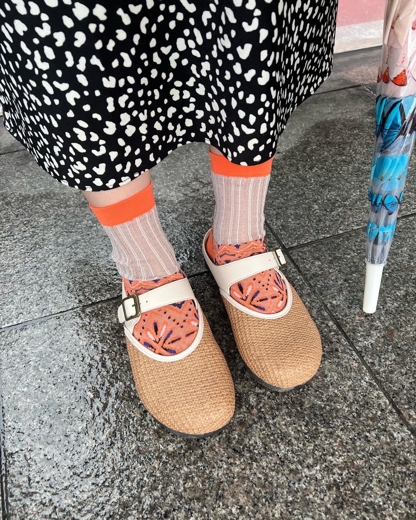 비오는 날의 완벽한 신발이 갖고싶다 젖어도 되고 빨리 마르고 무겁지않은.. 그런 신

#비오는날
#신발스타그램
#락피쉬
#양말
#양말스타그램
#양말덕질
#슈스타그램
#靴下
#socks