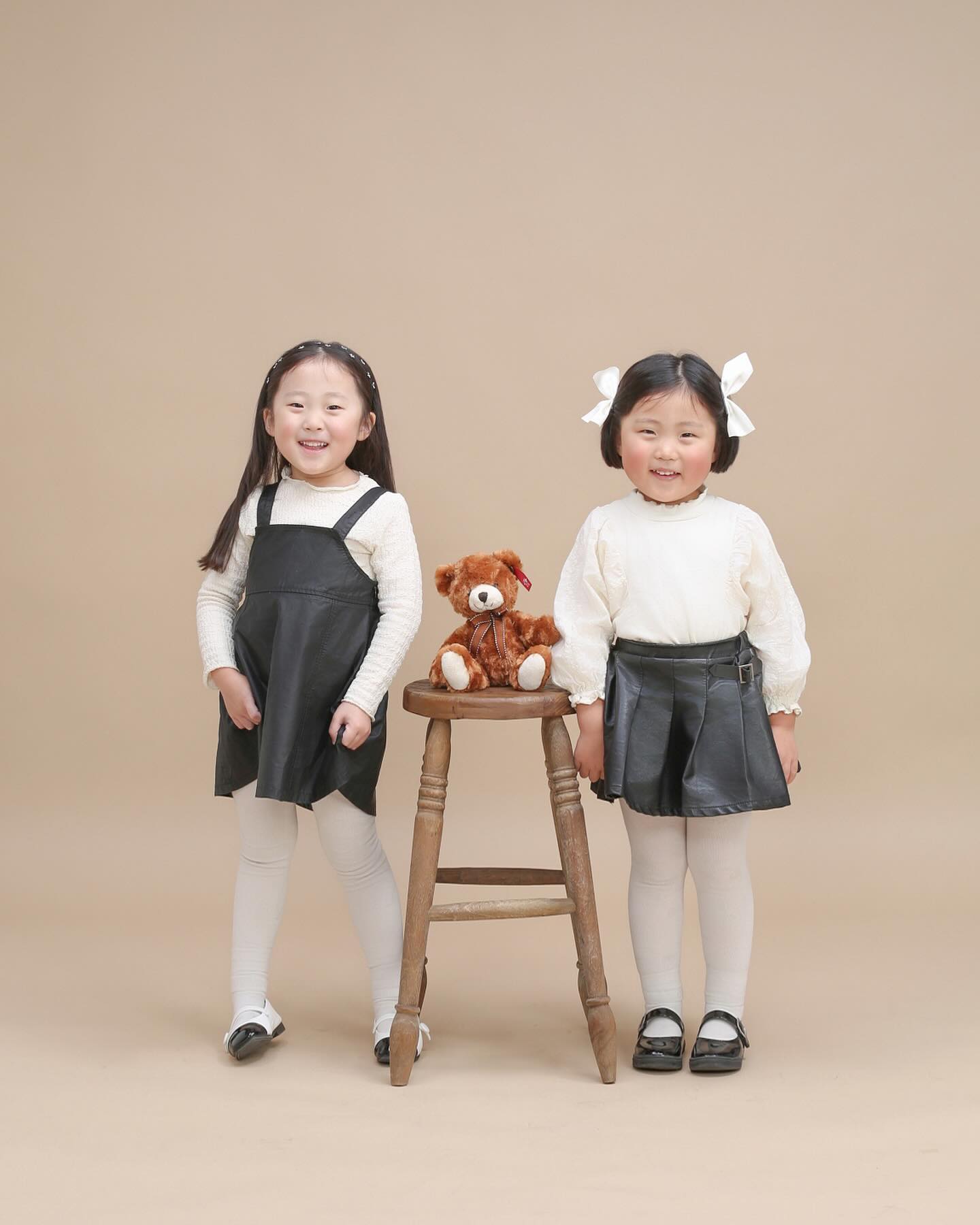 말도 잘해서 딸내미랑 노는재미 느끼는 요즘,
정말 하리,나예는 사랑이야 👧🏻💛👧🏻
엄마도 아빠도 각자 위치에서 화이팅할께!
건강하고 밝게만 자라자 ✨

#연년생자매