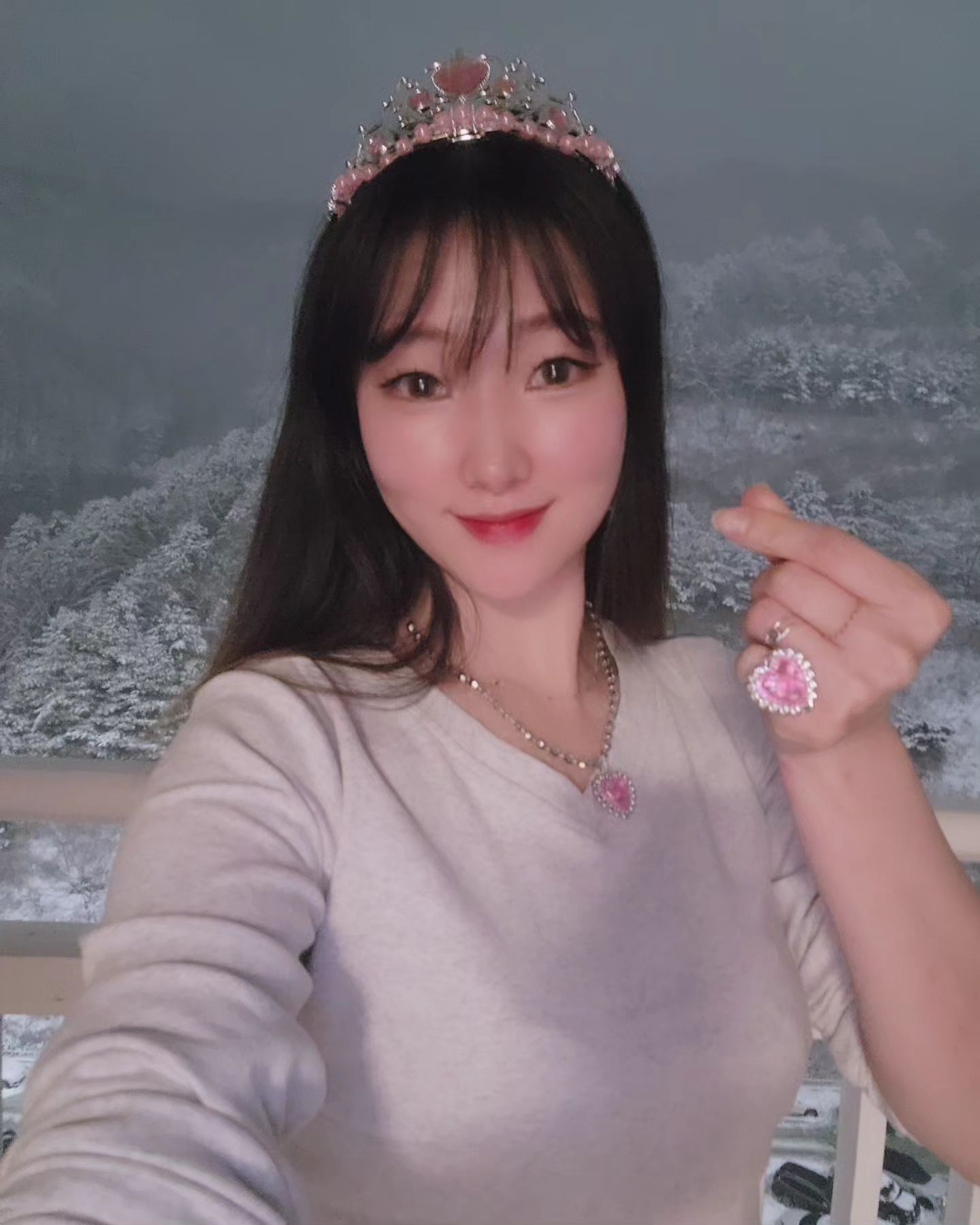 #지나간막차도 #끌어당겨서 #타기 #악세사리세트 #고마워용 #작년 #함박눈이펑펑❄️ #23년마지막설경 #겨울왕국 #해삐뉴이어 #24년도잘부탁해요❤️