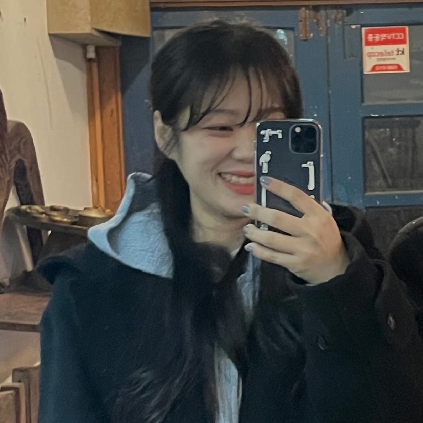 2023년의 안녕과 24년 시작은 우리 가족 
3대가 함께 다니는 부산 본가 교회에서 ( •̀ᴗ•́ )و ̑̑

올해 초에는 다양한 상황으로 마음과 삶이 
무너지는 경험을 했었지만
그 가운데서 새로운 동역자들을 만나게 인도 하심으로
회복과 사랑을 흘러 넘치게 하여주심에 감사합니다.
지나고 보니 모든것이 은혜였어요 :)

특히 올해는 저에게 모태신앙의 특별한 감사를 알게 하시고
아브라함의 계보 처럼 굳건한 믿음의 가정을 허락하셔서
어려운 상황에서도 나의 시선이 흔들리지 않고
하나님 아버지만을 찬양할 수 있는 한 해 되게 하여주심과
하나뿐인 남동생과 예배와 기도로 23년을 마무리 
할 수 있어서 더욱 감사드립니다🙌🏻

23년은 저를 강하게 훈련하여 주셨으니
24년의 이루실 때를 기대합니다 ’ᴗ‘

모두들 늘 감사해요 24년에도 사랑합니다
Happy New Year ✨