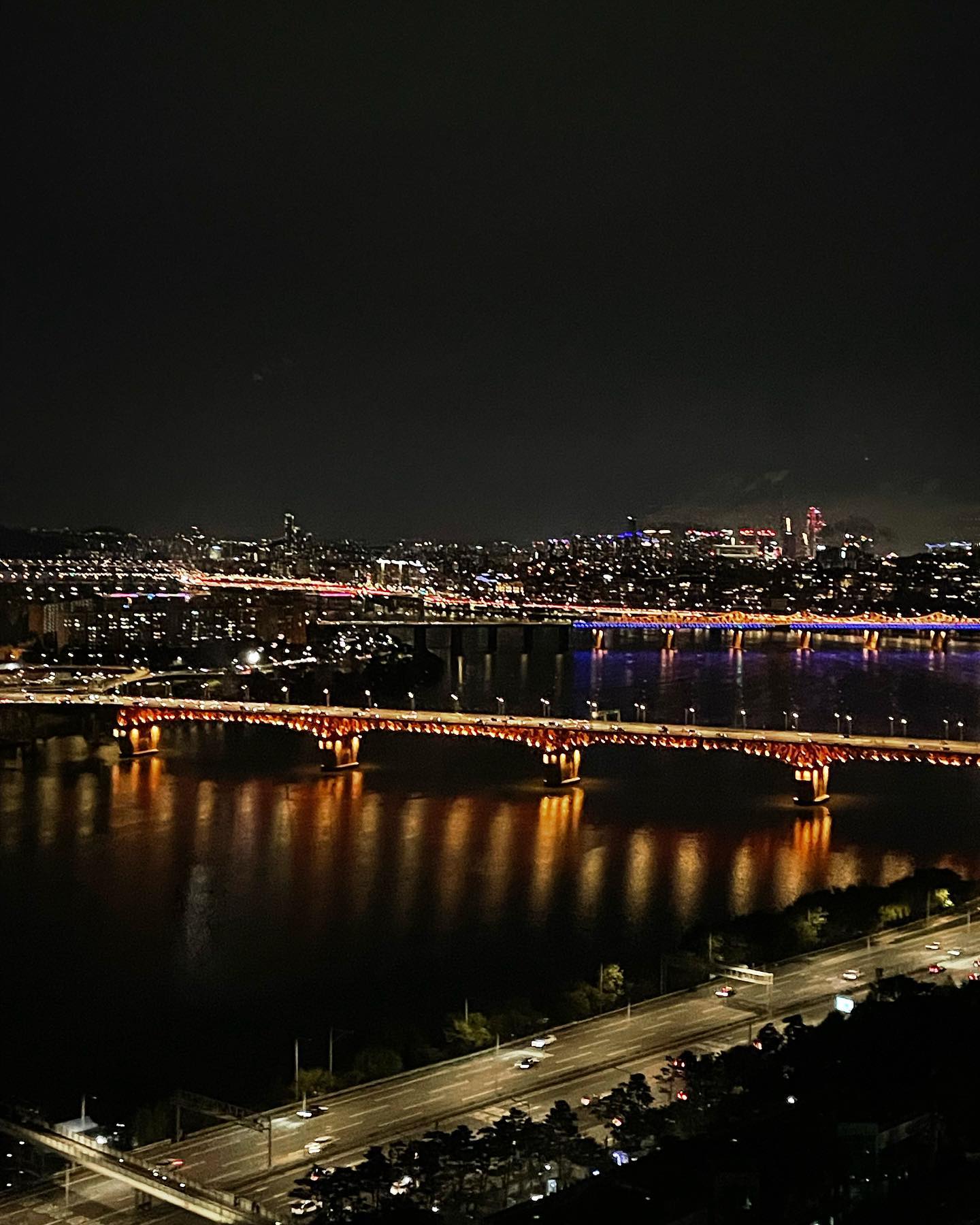 매번 생일때 맞춰서 하는 불꽃축제✨
생일날을 이사한집에서 보낼려고 추석내내,수업하며 틈틈히 짐정리한다고 고생했는데 이사 딱 끝나니 넘 편하게 보내는 생일❤️
안녕 반가워 새로운집아
잘지내보자🤎

#20231008HBD