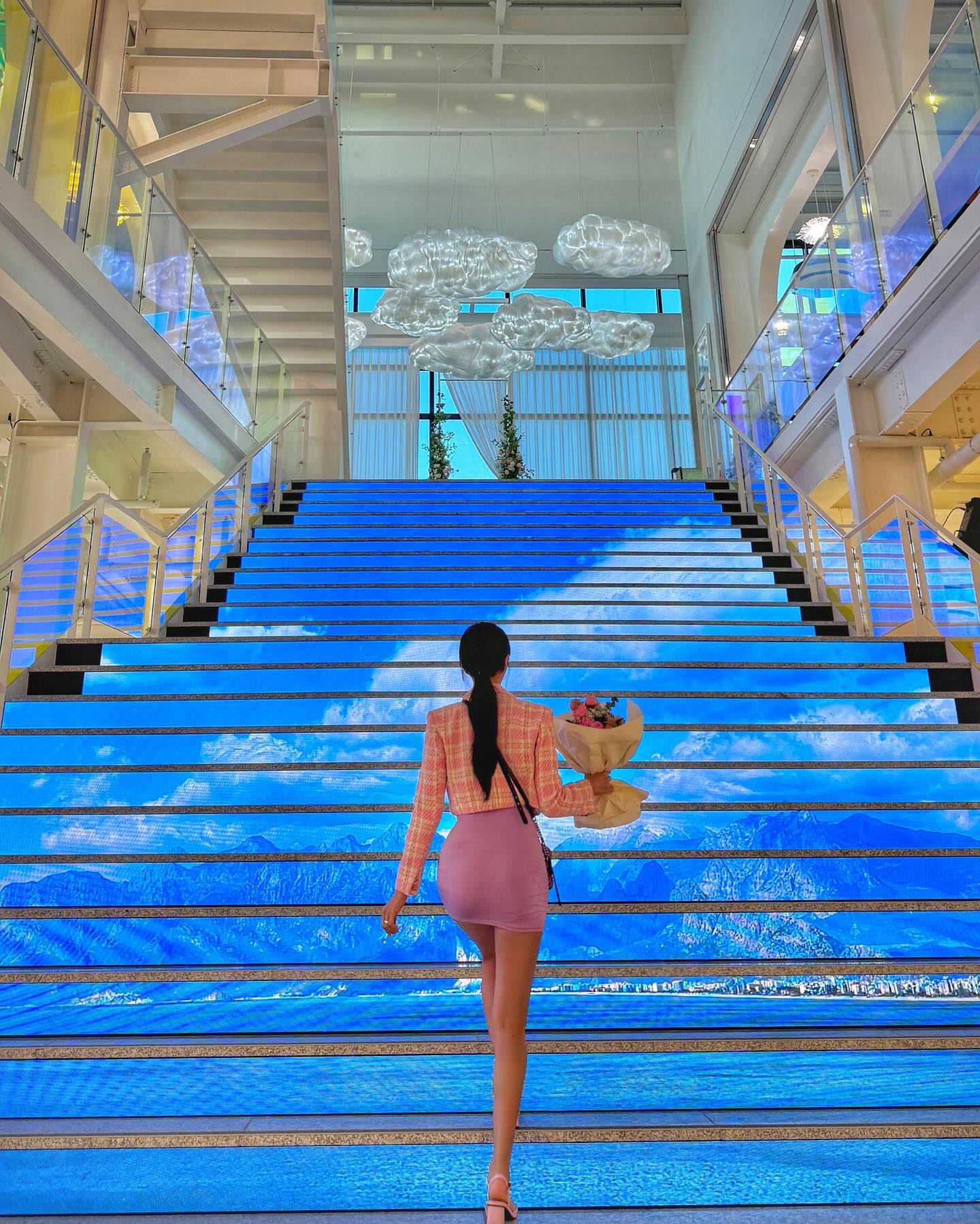 😇✨😇✨😇
세젤 예쁜 꽃다발이랑💕