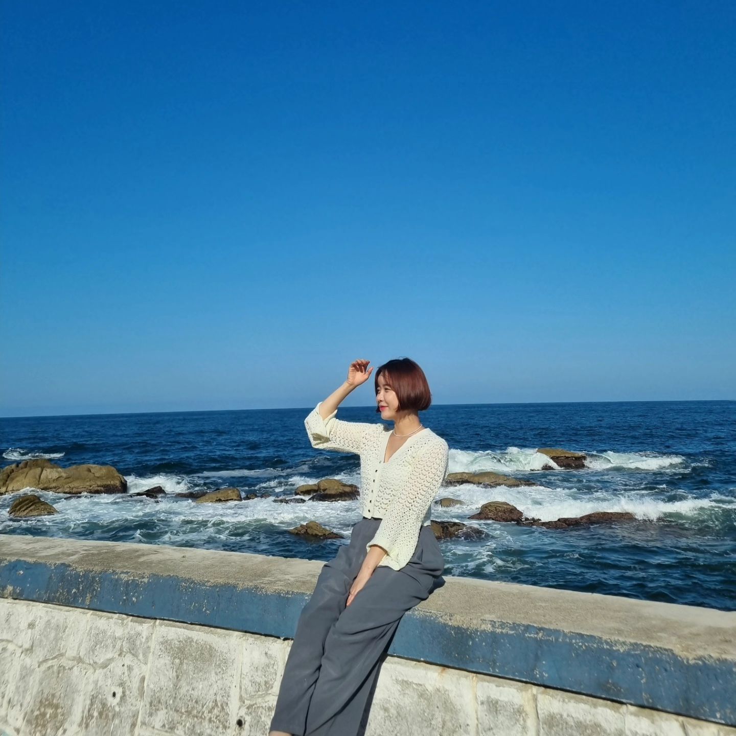강릉으로 생일여행 2박3일 스타뚜 ! 🎂
날씨 보세요 무보정 실화냐구요 👀 막찍어도 그림이네 🩵
남편이 사준 꽃들고 신나버리기 💐 (남푠 고마와 💙)

#날씨마저완벽 
#강릉여행 #9월8일 #내생일 #기분좋은날 #생일여행