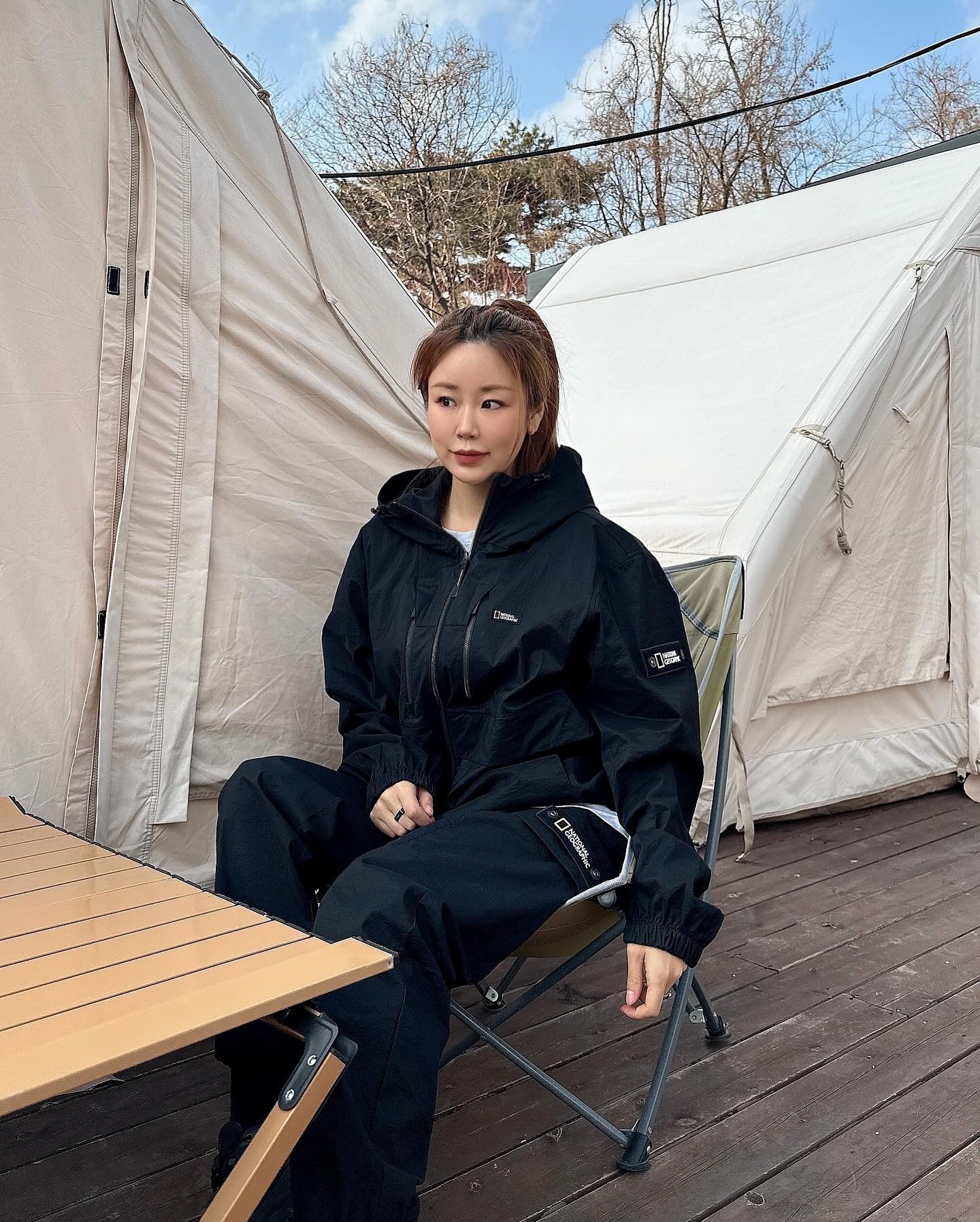 #광고 ng_apparel 시그니처 우븐 트레이닝 바람막이 🖤🖤

스판 소재로 활동하기 좋고 메쉬안감으로 통기성도 좋은 아이템! 

단품으로 입어도 셋업으로 입어도 다 예쁘다궁🖤👻🎵

#바람막이 #남자바람막이 #여성바람막이 #바람막이코디 #조거팬츠 #조거팬츠코디 #윈드브레이커 #트레이닝셋업 #내셔널지오그래픽