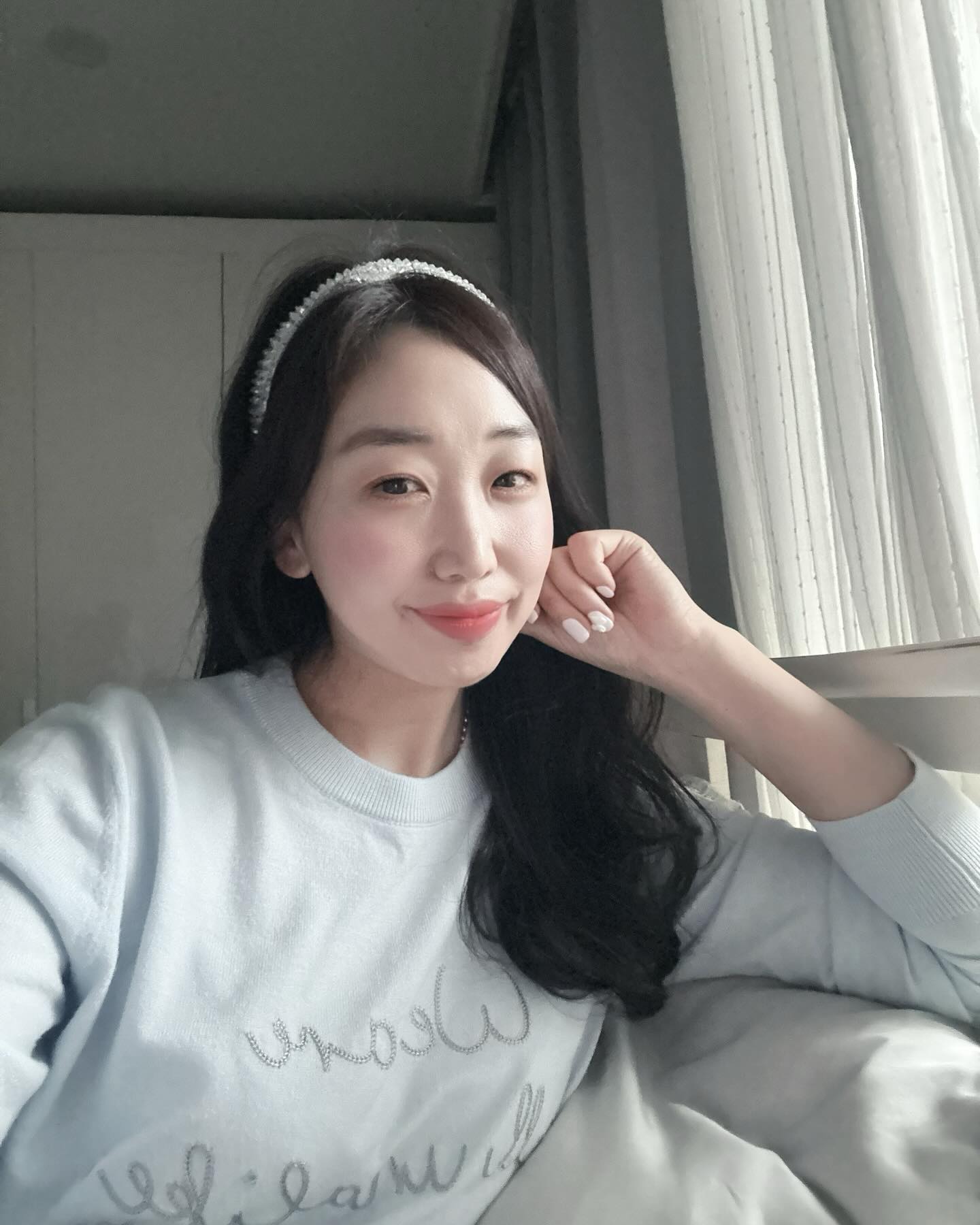 촬영하러 나가야하는데
너무 일찍 준비해서 
스노우

화장까지 해줘서 너무 좋아

필터 없으면 안되는 40대 
50대가 되면 어떤 기분일까 ㅜ
살빼자

#스노우 #스노우필터 #셀카