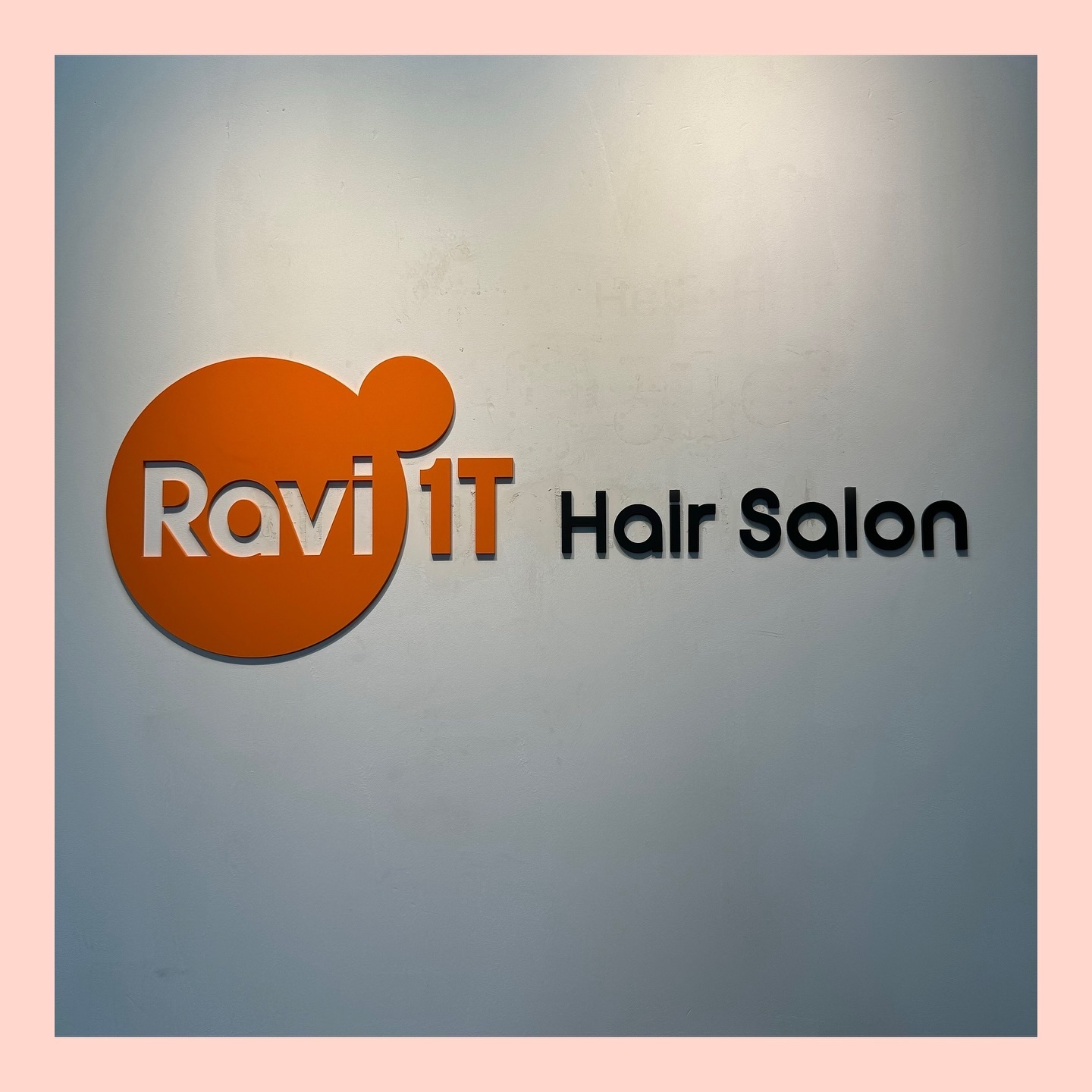 #광고 💇🏻‍♀️라비원티 💇🏻‍♀️

📍 주소 : 서울 영등포구 영중로 47 3층
☎ 연락처 : 0507-1326-9590
🅿️ 주차 : 주차불가
⏰ 영업시간 : 매일 10:30 – 20:30
✅ 예약 : 네이버예약 또는 유선예약 가능

🔖 시술내용 : 긴머리 기장 레이어드컷

▫디자이너 1:1 맞춤 시술로 상담부터 관리까지 이어지고 개인의 모발 상태를 고려하여 손상이 최소화 되게끔 맞춤 디자인을 선사해준다는 점!
▫친절한 응대와 맞춤 서비스로 편안한 분위기에서 시술이 가능하다는 점! 
▫수리 실장님과 이런저런 세상살이 이야기를 나누다보니 어느새 예쁘게 완성되어있는 내 머리💛 빠르신 손길과 꼼꼼함의 센스가 감탄을 부른다! 
▫나만 알고싶은 미용실 #라비원티 에서 스타일 내기도 좋고 여성스러운 느낌 뿜뿜하게 해주는 #레이어드컷 완성!
▫영등포시장역 4번 출구로 나오면 흥부골숯불왕갈비 건물 우측 3층에 위치!

#영등포미용실 #영등포역미용실 #레이어드컷잘하는집 #영등포라비원티 #영등포레이어드컷