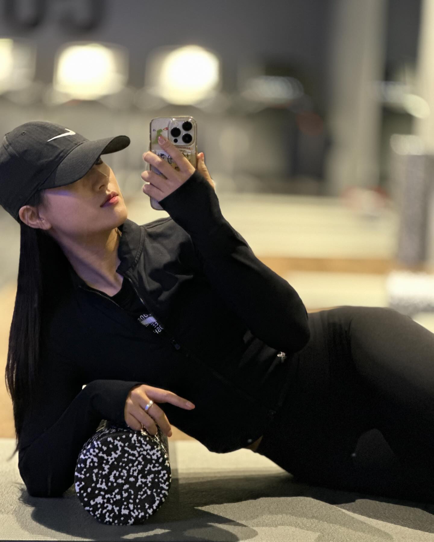 머리안감고 모자쓰고 회원복을 갓 탈출한 헬린이처럼 출근했는데 다들 예쁘다고함 

한껏 꾸미고 내가 젤 이쁘다고 생각하는 옷 입고 출근하면 좋은 소리 하나도 못들음

아 등이 시원하니 운동하기 좋은 브라탑은 진짜 짱편함
booty_booty_official