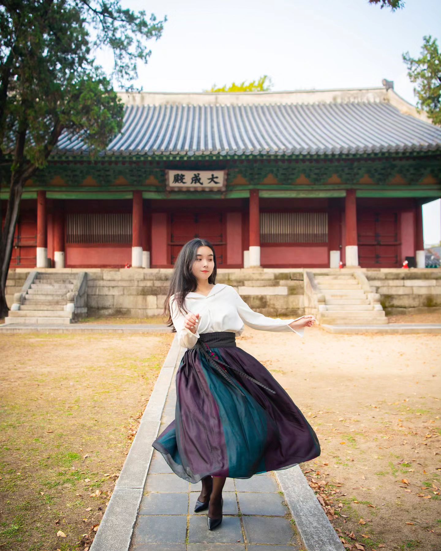 명륜당 또 가고싶다🥰

사진 studio_eun_profile
의상 cheonui_mubong