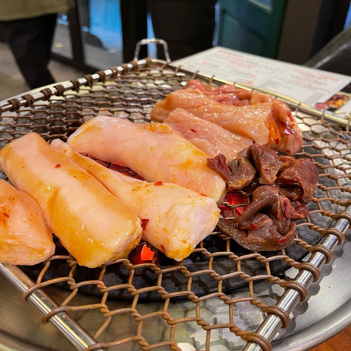 신천시장맛집 🤍심형래의불꽃양대창🤍 #협찬
통통한 한우대창에 쉽게 맛볼수없는 절창까지🧡
요즘 ✨신천시장 핫플✨로 뜨고있는곳이에요
모듬구이+대창전골 스페셜코스도 가성비 좋아서
요즘처럼 추운날씨에 딱 어울리는메뉴💕
꼬소한 한우대창에 소주한잔 하러 가는거 어때요?
-
#대구맛집 #신천시장맛집 #신천시장 #불꽃양대창 #카스타그램 #멍스타그램 #댕댕이 #좋아요 #먹스타그램 #먹팔 #먹소통 #대창 #대구대창 #먹스타 #좋반 #음식스타그램 #맛집 #소통 #대구네일 #셀피 #소통 #먹스타팔로우 #먹스타맞팔 #좋아요반사 #좋아요 #사진 #lfl #food #korea #like #likesforlike