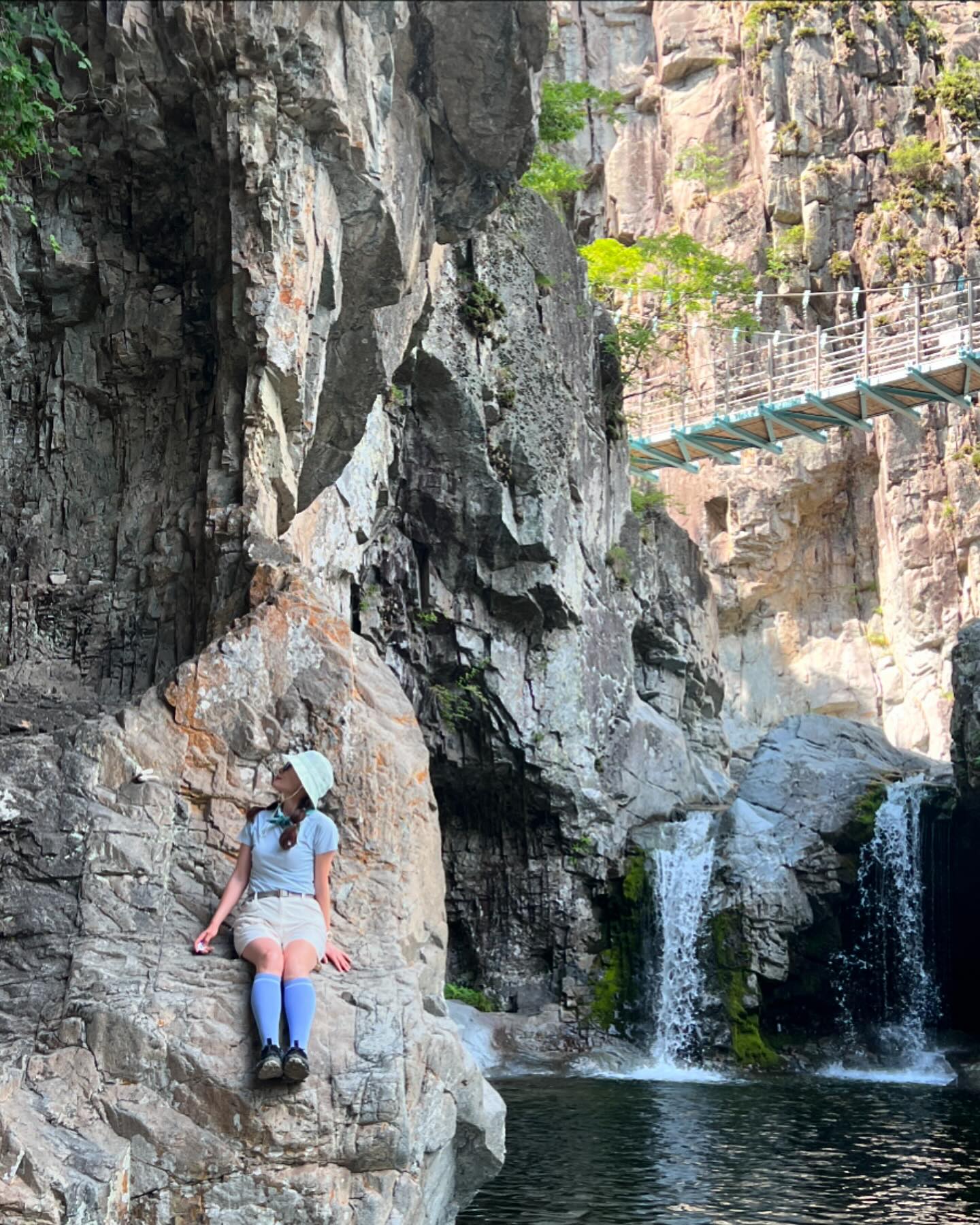 #묵은지피드

🖇️6.21일

드뎌 가고픈 내연산⛰️

혼자 안내산악회 버스로 각대씨와 함께📸

참 멋지고 웅장한 재미난 산이었어요👍
