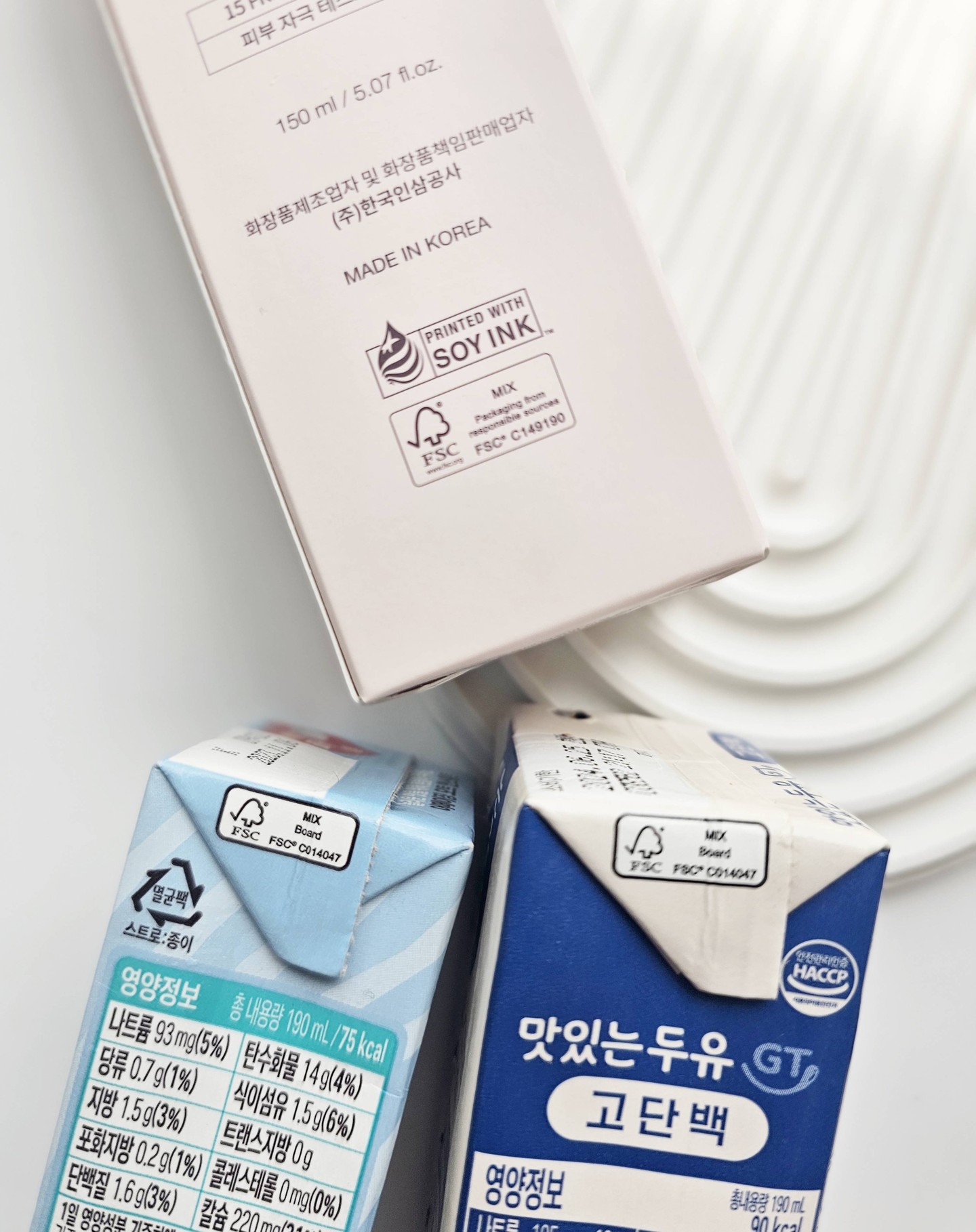 #협찬 fsc.korea 

4월 22일 지구의 날을 맞이하여
FSC와 베이비몬스터가 함께하는
FSC 인증제품 찾기 이벤트를 진행합니다.

세계의 숲과 야생동물, 기후를 위해 
행동해준 베이비몬스터와 함께 
일상속에서 FSC인증 제품을 찾아보세요! 

다같이 숲도 지키고 베이비몬스터
사인시디를 받을수 있는 기회도 얻어보자구욤~

[참가방법]
1. FSC 코리아 인스타그램 팔로우하기
2. 이벤트 포스팅 좋아요누르기
3. 일상 속 주변에서 FSC 라벨을 찾아서 사진찍기
4. 필수 해시태그 및 FSC코리아 계정 태그하여 업로드하기
5. 댓글에 친구 태그하면 당첨확률이 올라가요

* 필수해시태그 : #FSC #WeAreFSC #FSC를찾아라 fsc.korea

[상품]
추첨을 통해 1명에게 베이비몬스터의 친필 사인앨범을 드립니다!

[참여기간]
4/22(월) - 5/31(금)

*비공개계정은 참여가 제한됩니다.
*인스타그램 스토리로는 참여가 불가합니다.
*당첨자는 개별 DM으로 연락드릴 예정입니다.
*국내 거주자만 참여가능합니다.

#FSC #WeAreFSC #FSC를찾아라 #FSC인증 #FSC코리아 #FSCKOREA #Forestsforallforever #ad #BABYMONSTER #BABYMONS7ER #WEAREFSC
