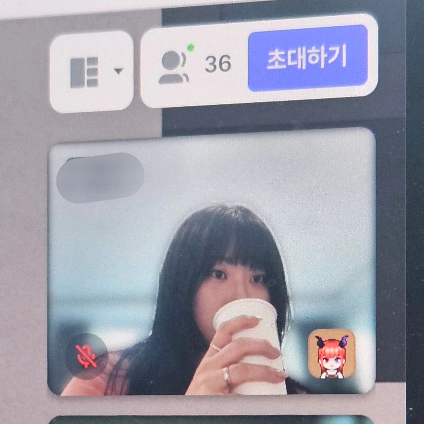 미팅중
#카페인수혈
머엉
덥고 피곤하다
