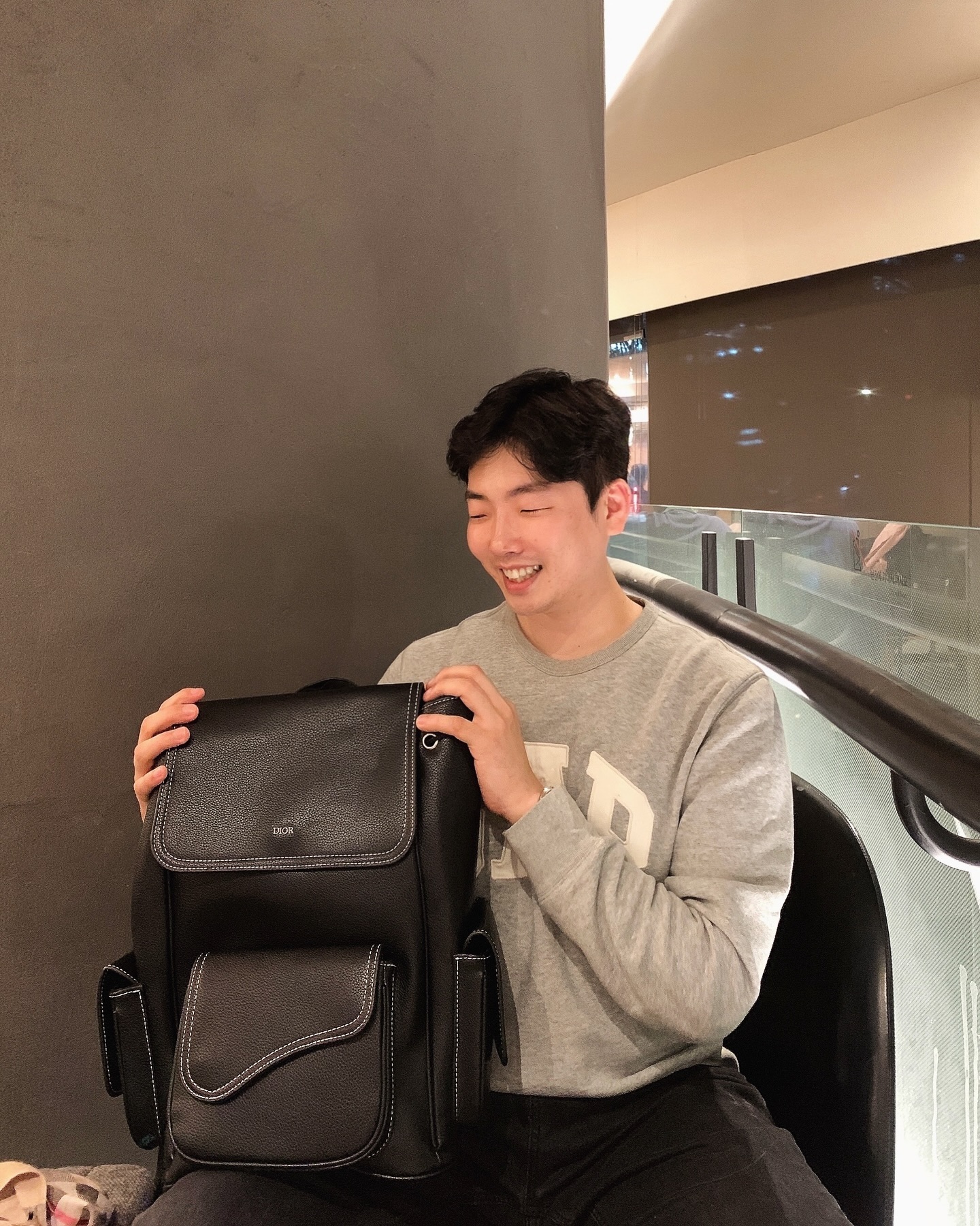 -
오전부터 오늘 하루를 위해 대중교통, 시간, 일정, 식당 모든 부분에 있어서 기분 상하지 말자 방해 받지 말자 하면서 조심 조심 노력했는데 그 결과 너무나도 갓벽한 하루 ! 감사하고 또 감사 🥹😭😭

Today was such a happy day :) 
and I learned many things as usual whether it is bad or good, whatever they are, I am unquestionable that I am doing and going well. 

I knew and know it ! I bless all of you.
Thank you all !! always be happy and be rich 🤣🤣🤣 #happybennyday