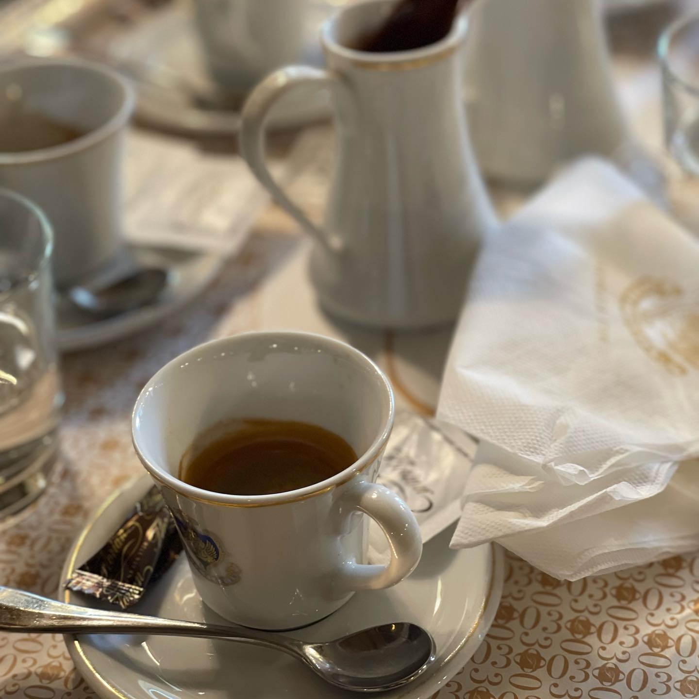 #italia #italia #venezuela #cafe #fiorian 🇮🇹
에스프레소맛을 알아버렸다 ☕️
7번째 영상 소리에 집중해보세요 ✔️마음녹음주의