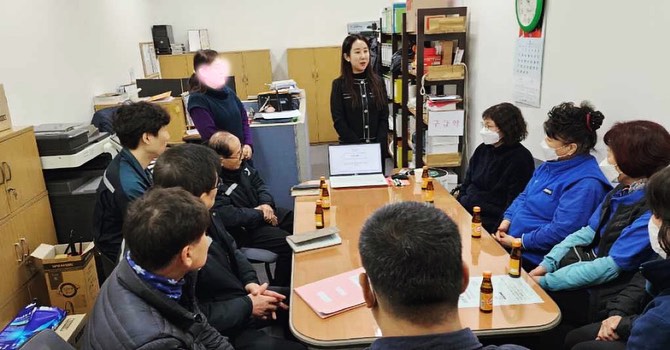 긍정적 사고를 함께 나누고 다짐하는 시간이었습니다. 
 
오늘도 건강할 수 있음에 감사합니다.
오늘도 무탈할 수 있음에 감사합니다.

작은 감사들이 모여 큰 행복을 만듭니다.💓

#cs#우리는모두프로다#코칭#강의#서비스마인드#잠실