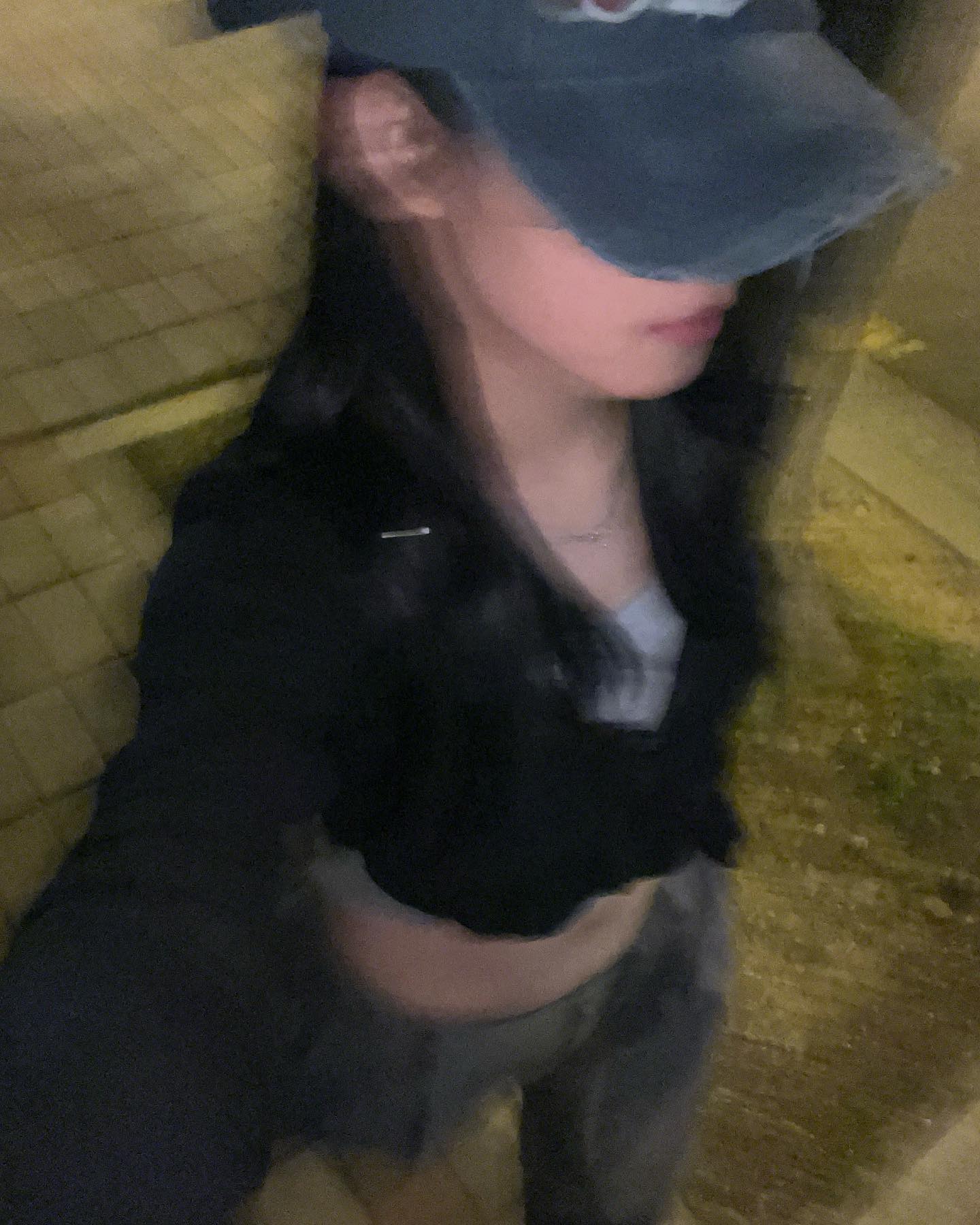 여름 싫어 ㅠㅠ
-
-
-
-
-
#23 #01 #instagarm #selfie #셀스타그램 #일상 #daily #데일리룩 #dailylook #오오티디 #ootd #패션 #y2k #빈티지 #스트릿 #모던 #미니멀룩 #셀카 #좋아요 #팔로우 #팔로잉 #선팔맞팔 #맞팔환영 #좋반 #좋반환영 #l4l #f4f