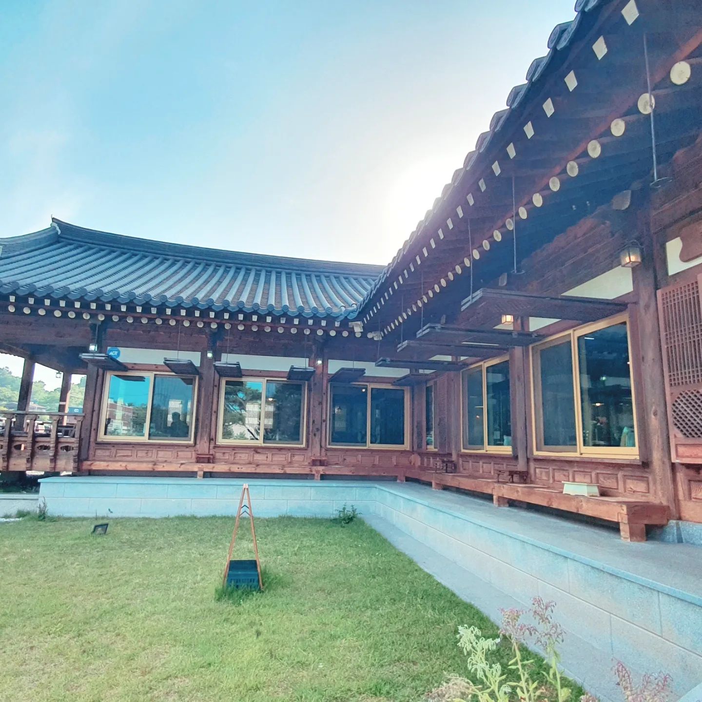 240624 #강화도 #한옥카페 #드리우니
온수리성당이랑 가까워서 온수리성당 들렀다가 카페 가면 딱 좋을 것 같다