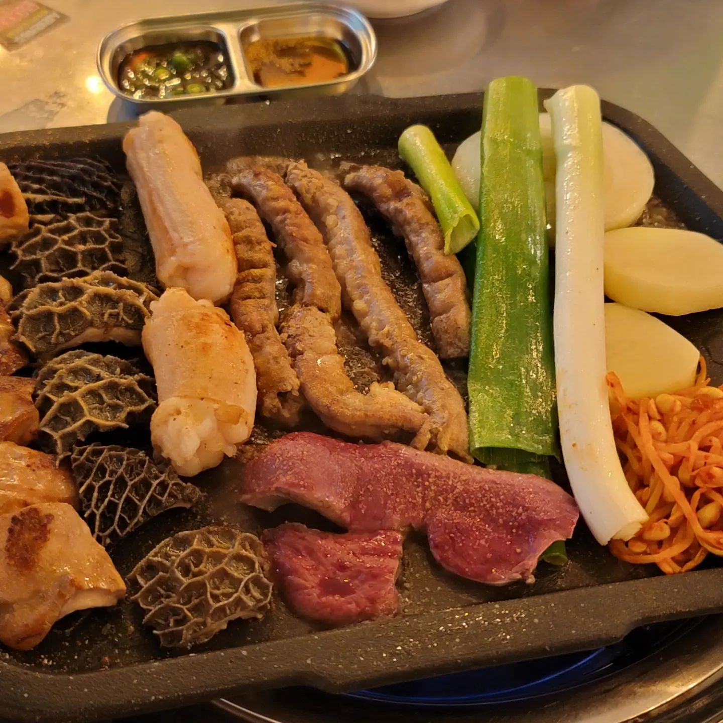 오랜만에 불금🍻
입안에 꼬소함이 샤르르

#곱창나라 #먹스타그램 #이수역맛집 #곱창 #막창 #대창 #kfood #koreafood #맛스타그램 #소곱창 #선팔하면맞팔