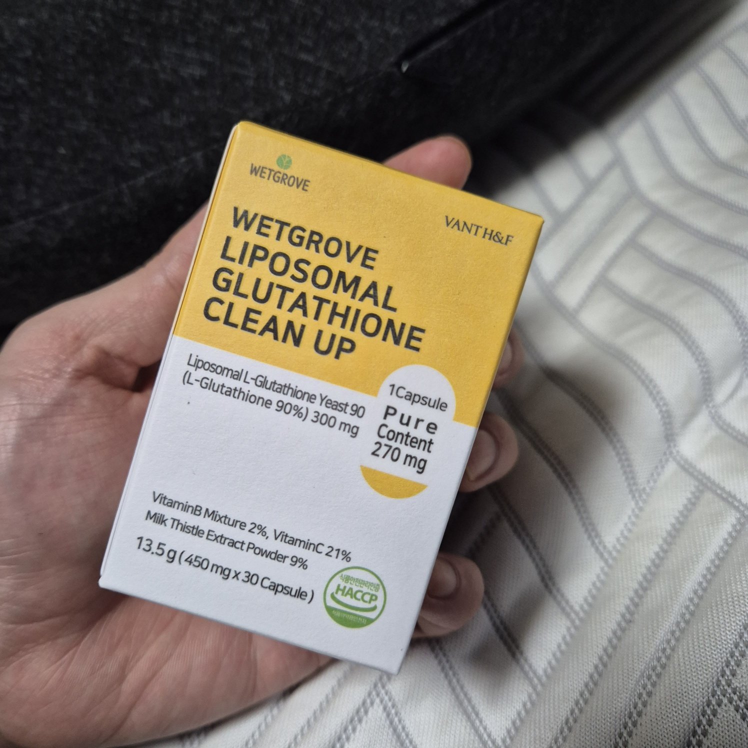 (협찬) 

<웨트그로브 리포좀 글루타치온>

- 순수함량 270mg 
- L 글루타치온 순도 90% 
- 글루탐산, 시스테인, 글리신 으로 이루어진 단백질로
생체내 산화화원에 중요한 역할을 하는 물질이라고 함 
- 글루타치온은 몸속 간, 폐, 뇌, 혈액 거의 모든 셍체 세포 속에 분포중
- 나이들수록 감소하는데 채워주는게 훨씬 좋겠죠?
- 글루타치온 먹고 나서 4주 후 멜라닌 감소 까지 굿 

제품링크 
https://smartstore.naver.com/wetgrove/products/10350001378

#리포좀글루타치온 #인지질코팅글루타치온 #글루타치온효과