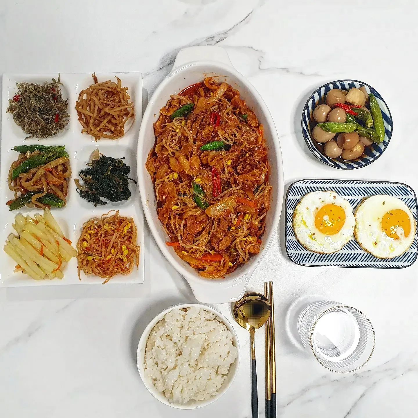 #맛저 하세요❤️

#저녁메뉴#대패삼겹#콩불#밑반찬만들기