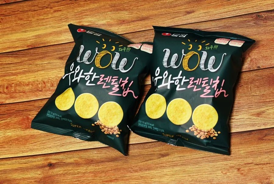 #제품제공 

탄수화물이 걱정되서 밀가루 든 음식을
줄여보려 하는데 다른건 몰라도
과자는 정말이지 끊을수가 없네여,, 😭

​

내 몸을 생각해서라도 좀 더 건강한 간식을
먹어야겠다 싶어서 입 심심할때
#우와한렌틸칩 을 꺼내 먹곤하는데
고단백 스낵이라 안심이 되네요

출시된지 얼마 안된 #농심신상과자 인데
포장지 마저도 고오급지구여?

​
수퍼푸드로 손꼽히며
필수 아미노산이 함유된​
렌틸콩 분말이 39% 나 들어가 있고​

건강까지 생각한 과자라
어르신들에게도 좋을듯

#먹스타 #과자 #농심과자 #맛스타 #존맛 #푸드 #좋아요 #맞팔 #우와한렌틸칩 #농심 #농심신상과자 #신상과자 #렌틸콩칩 #맛있다
#푸드스타그램 #instagood #과자스타그램