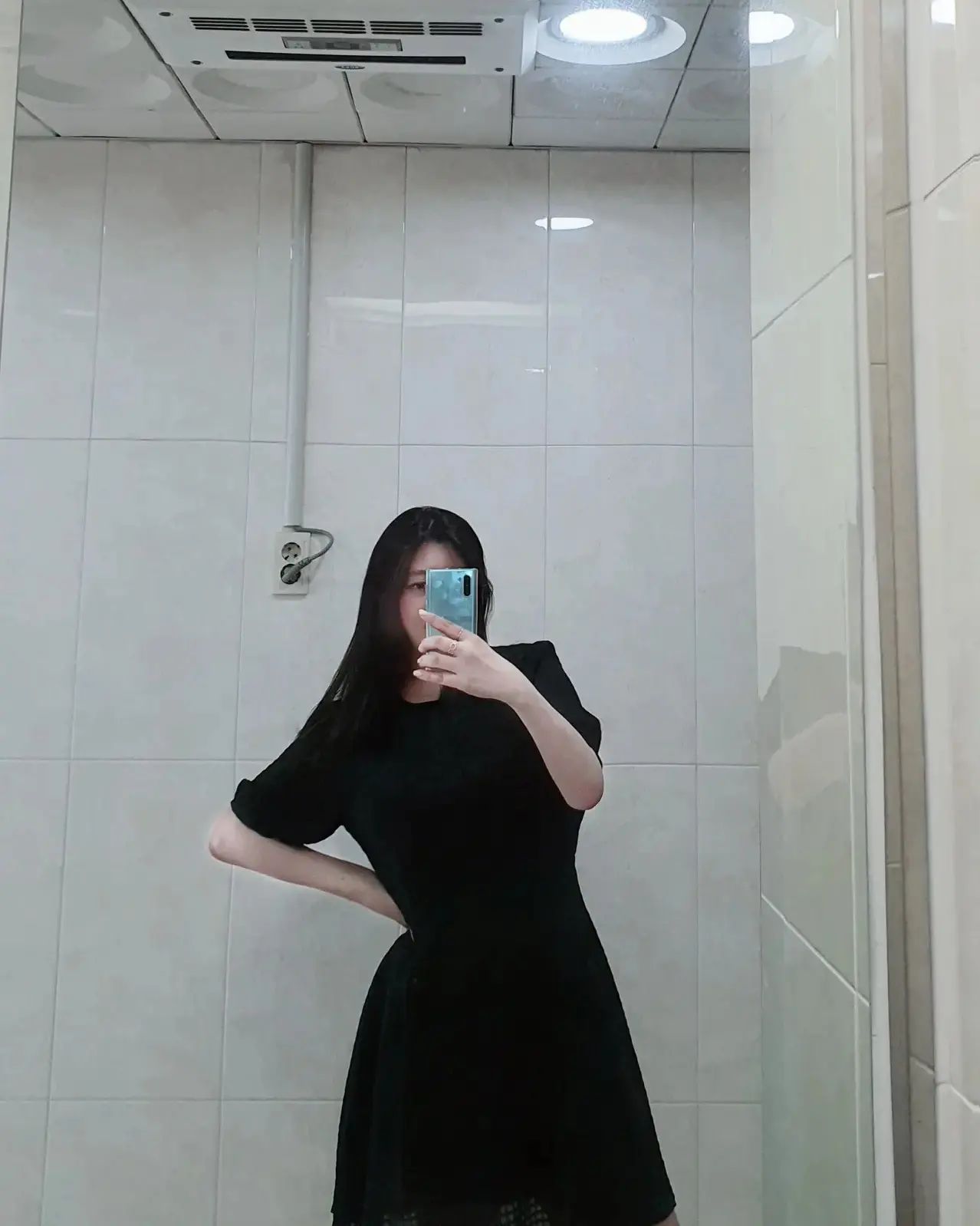 일하다 찌들어도 거울보면 거셀은 못참지 🤩