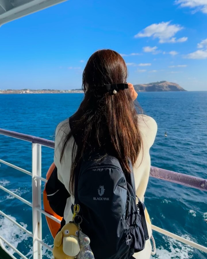 우도 올레길 1-1 코스 걷기🏃‍♀️
추자도 배 결항으로 우도로~~🚢
오히려 좋아...나는 우도를 짱 사랑하기때문
진짜 많이 왔었는데도 올레길 코스는 새롭다!
아쉬워서 성산일출봉도 가고 
골프연습장도 가고
오늘 심박수는 올레길이랑 성산일출봉 
올라갈때가 아니고  골프칠때 제일 높았음🤣
제주살이의 행복함을 오늘 또다시 느낀 하루