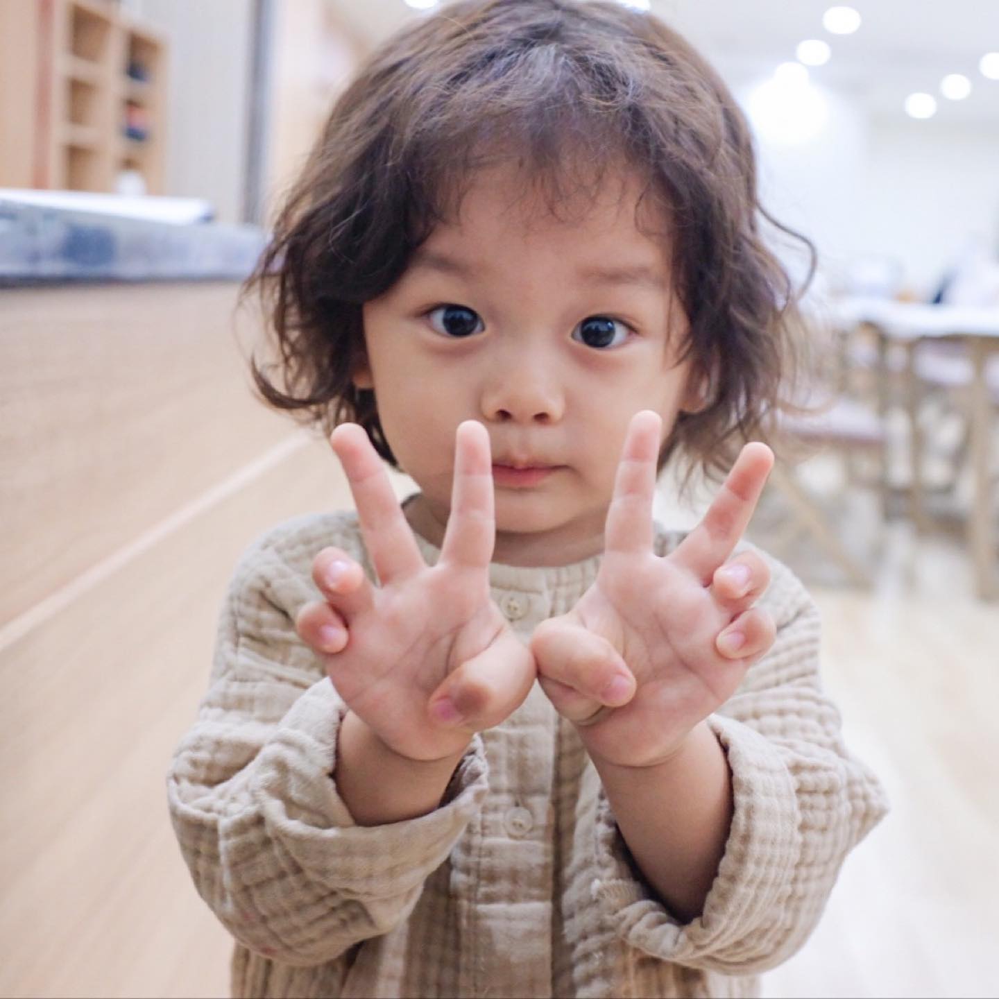 이모들 하이...🍁

해대미 28갤 되브럿슴다
밥도 잘먹고 잠도 잘자고
말도 잘 안듣습니다
ㅎㅎ...🤤