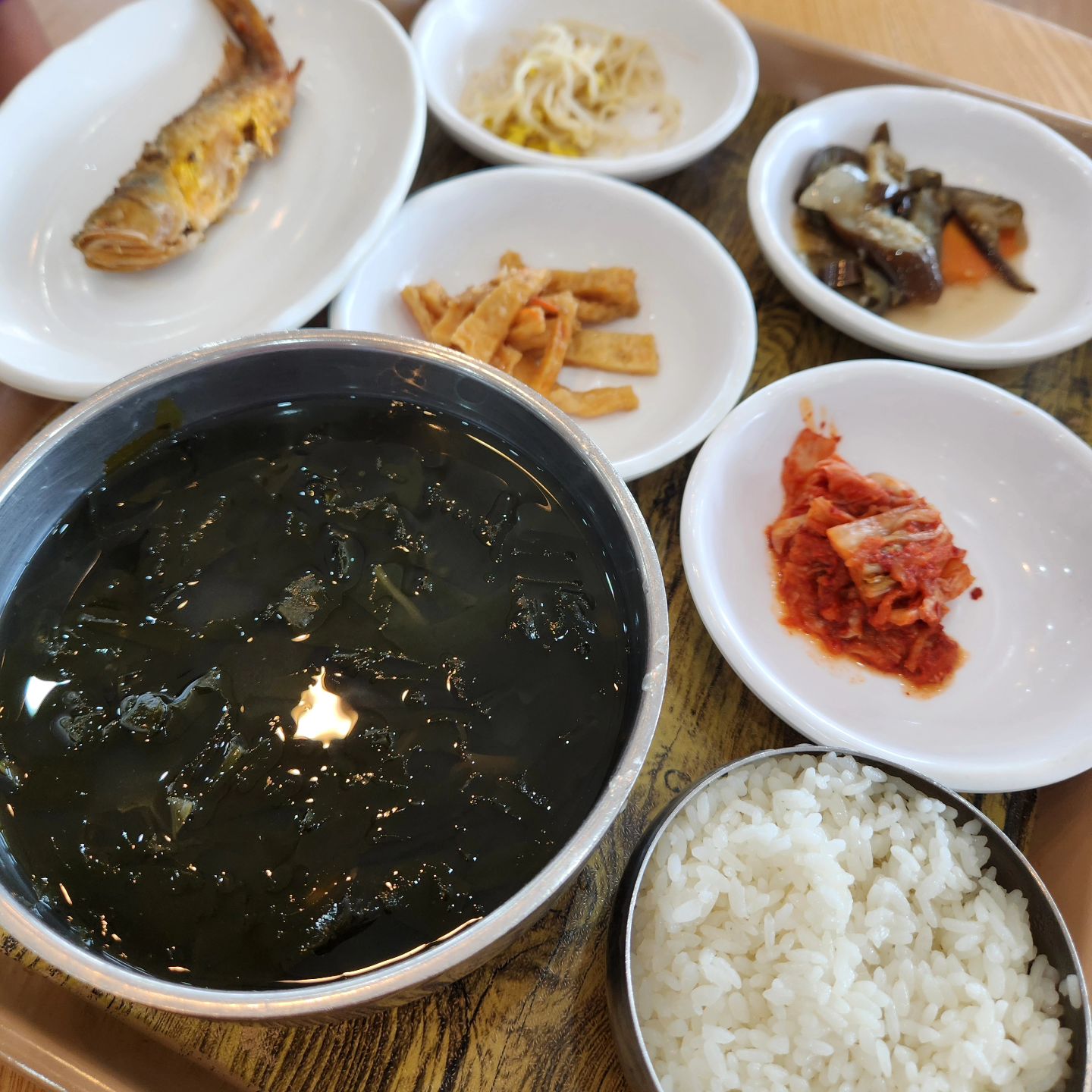찜질방에서 미역국 맛집~~~~~~ ☺️ 

#찜질방 #계란 #식혜 #미역국 #정식 
#맛집 #주말 #비 #좋다 #일상 #브이로그 #맛있다그램