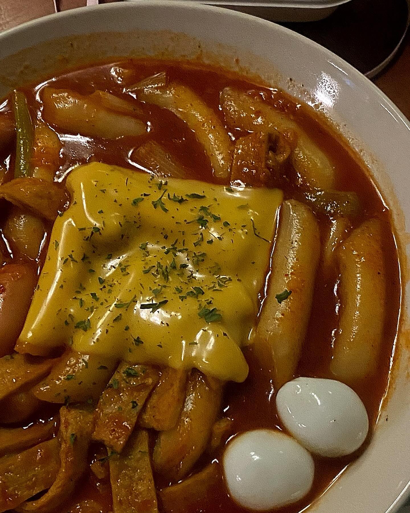#잔비어바 
 
 
모란역에 떡볶이랑 토마토맥주로 유명한 잔비어바
분위기도 좋고 안주는 물론 맥주도 시원하니 맛있네요 
떡볶이랑 어니언크림탕수육 조합 꼭 드셔보세요! 👍🍺
 

어니언크림탕수육 - 15,800원 
떡볶이 (보통맛) - 14,800원 
생맥주 - 4,000원 
토마토생맥주 - 5,000원 
 

위치 -  경기 성남시 중원구 광명로16번길 16 1층 
 

#모란역맛집 #모란역술집 #모란역잔비어바 #잔비어바안주 #떡볶이 #치즈떡볶이 #어니언크림탕수육 #안주맛집 #성남맥주 #성남술집 #모란역맥주 #토마토맥주 #맥주 #안주 #먹스타그램 #맛스타 #먹팔 #일상 #소통 #좋반 #맞팔 #선팔 #음식 #푸드