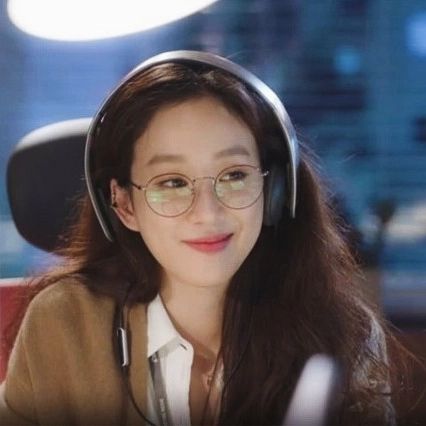 나는 예쁜안경을 쓰고 웃을 수 있어.데일리로 착용가능한 예쁜안경입니다. #질스튜어트안경 #정려원패션 #청주안경원 #가경동안경원  #안경테 #1001  #다초점렌즈잘하는곳