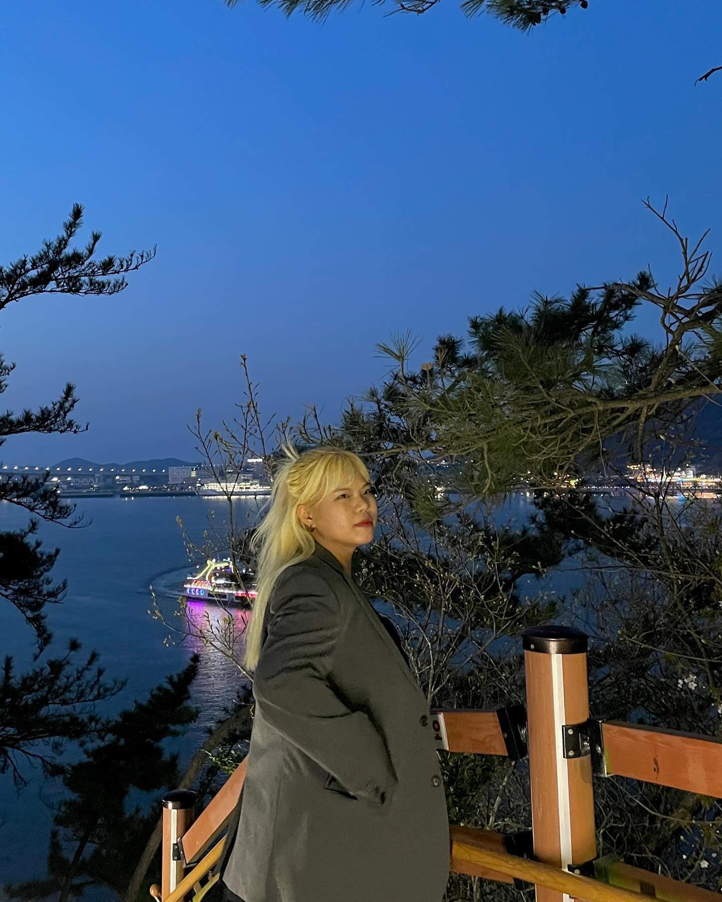 나 꽃 좋아하네