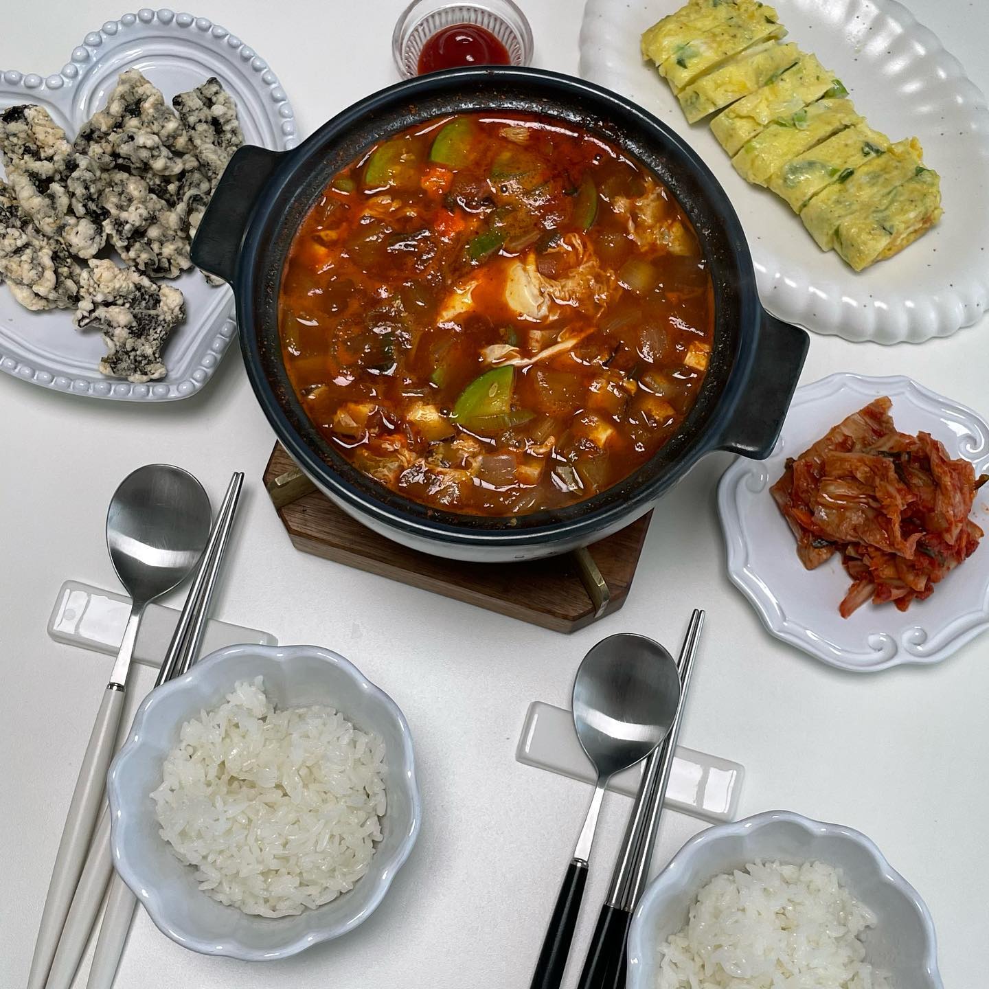 오늘 점심💛
#순두부찌개 🍲
#치즈계란말이
