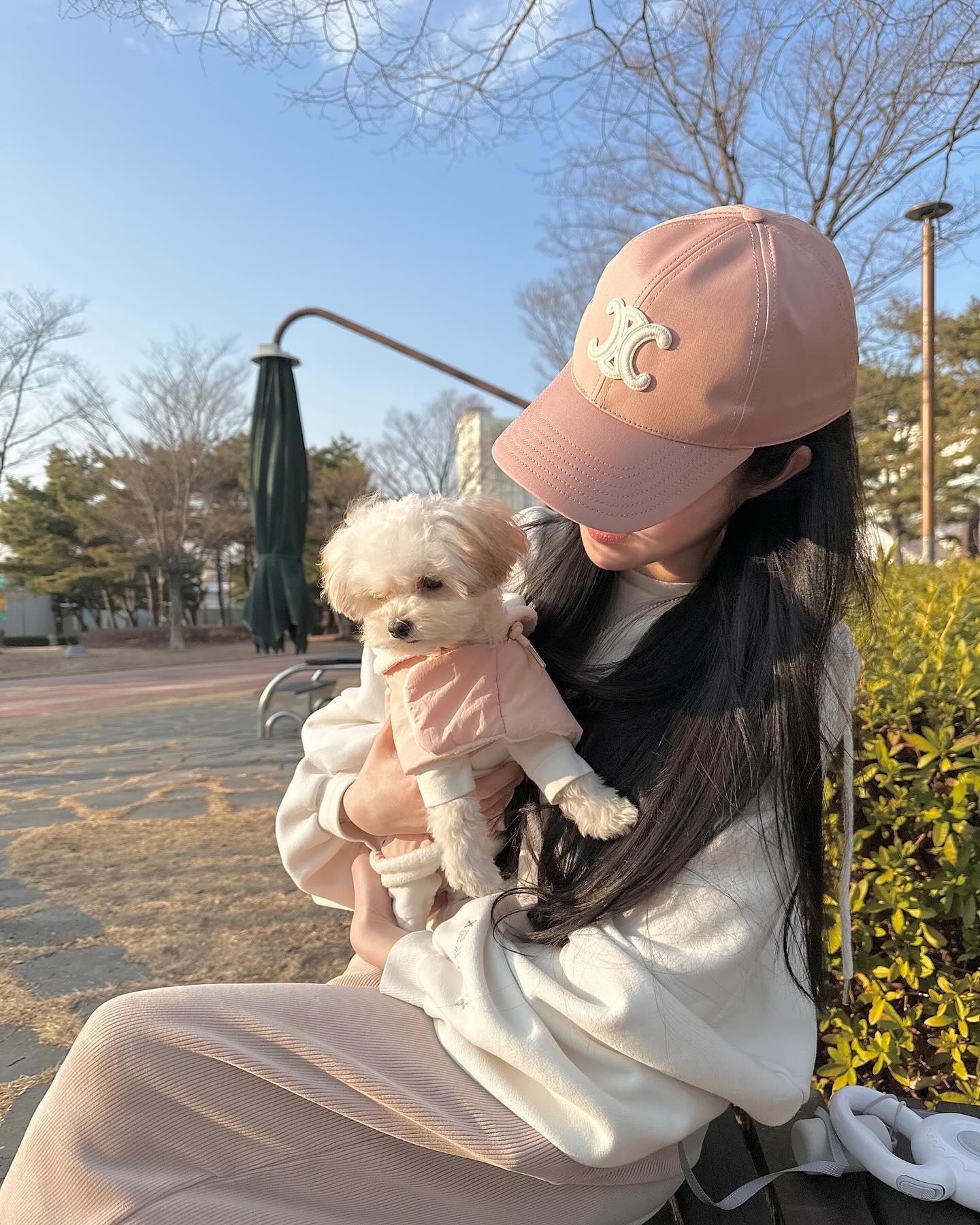 ⠀
더 있고 싶어서 떼 썼던 김모카
자주 데려와주께 (˵ •ᴗ• ˵)♡