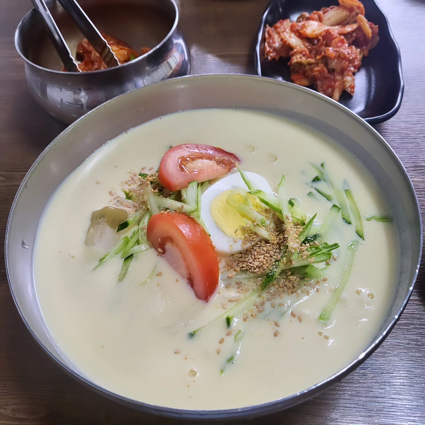 시원하게 콩국수♡

맛나네~~~

또 오고싶다~~~^^ 담엔 오이빼고 ㅠㅠ