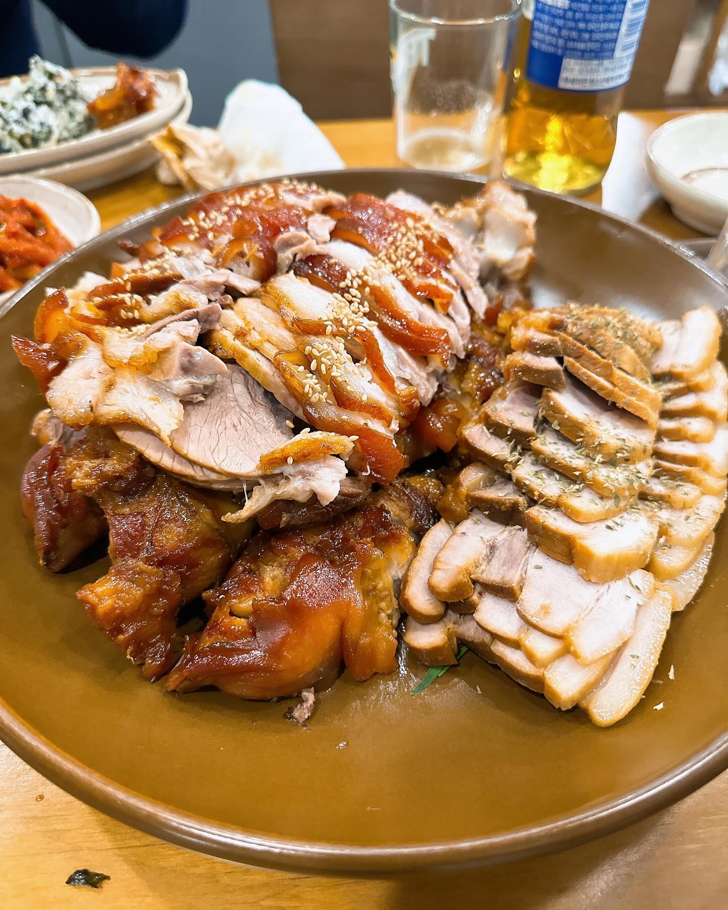 족발이 왔어요~~~불족도 추가요!🌝🌝

경남 양산시에 위치한 가장맛있는족발양산신도시점입니다.😍😍

다들 가족(가장맛있는족발) 아시죠🌝🌝

이거 전국 어디가나 웬만하면 다 있는거 같은데..

전국에 체인점 있다하면 이미 맛집 인증 아니겟습니까❤ 

전 어제 족발도 먹고싶고 불족도 먹고싶고 막국수도 먹고싶어 다시켰습니다😂😂

족발, 불족발 드시고 싶으시면 가장맛있는 족발로 모여라🗽🗽

꼭 드셔보셧으면 좋겟어요❤

혹시 근처 가시면은~~

꼭 들려서 맛있는 족발 한그릇 하고 가셔요~❤

🏮Tip 주차는 인근 길거리에 주차하고 이용하시는게 좋을 것 같습니다.🌝

🌟주소 : 경남 양산시 양산역3길 14 가가네양곱창
🌟전화번호 : 0507-1410-5849
🌟영업시간 : 매일 15:00- 01:45

#갓생푸드_양산

#양산 #족발 #불족발 #막국수 #가장맛있는족발양산신도시점 #존맛탱😋💕