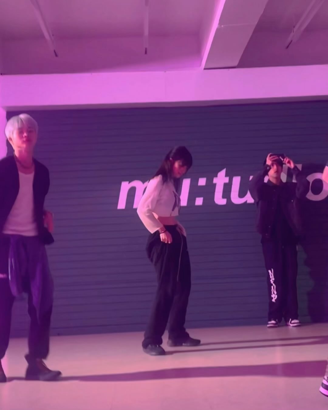 Click like ✨
좋은노래에 더 좋은안무 더하기😋 

c : kimjungwoo_kim 
s : crush9244 - #clikelike
p : mu.tudio 

#04 #20 #dancer #smf2 #choreography #mutudio #jungwoochoreography #스우파2 #댄서 #춤스타그램