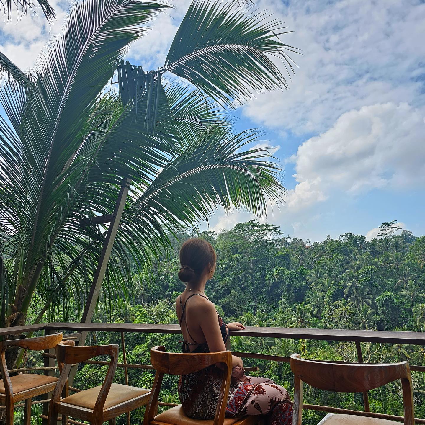 발리 사진 정리 아직도 못한 사람🙋‍♀️
여기 사진도 너무 예뻐🌿🍃🌱🌳

#발리 #bali #발리스윙 #여행스타그램