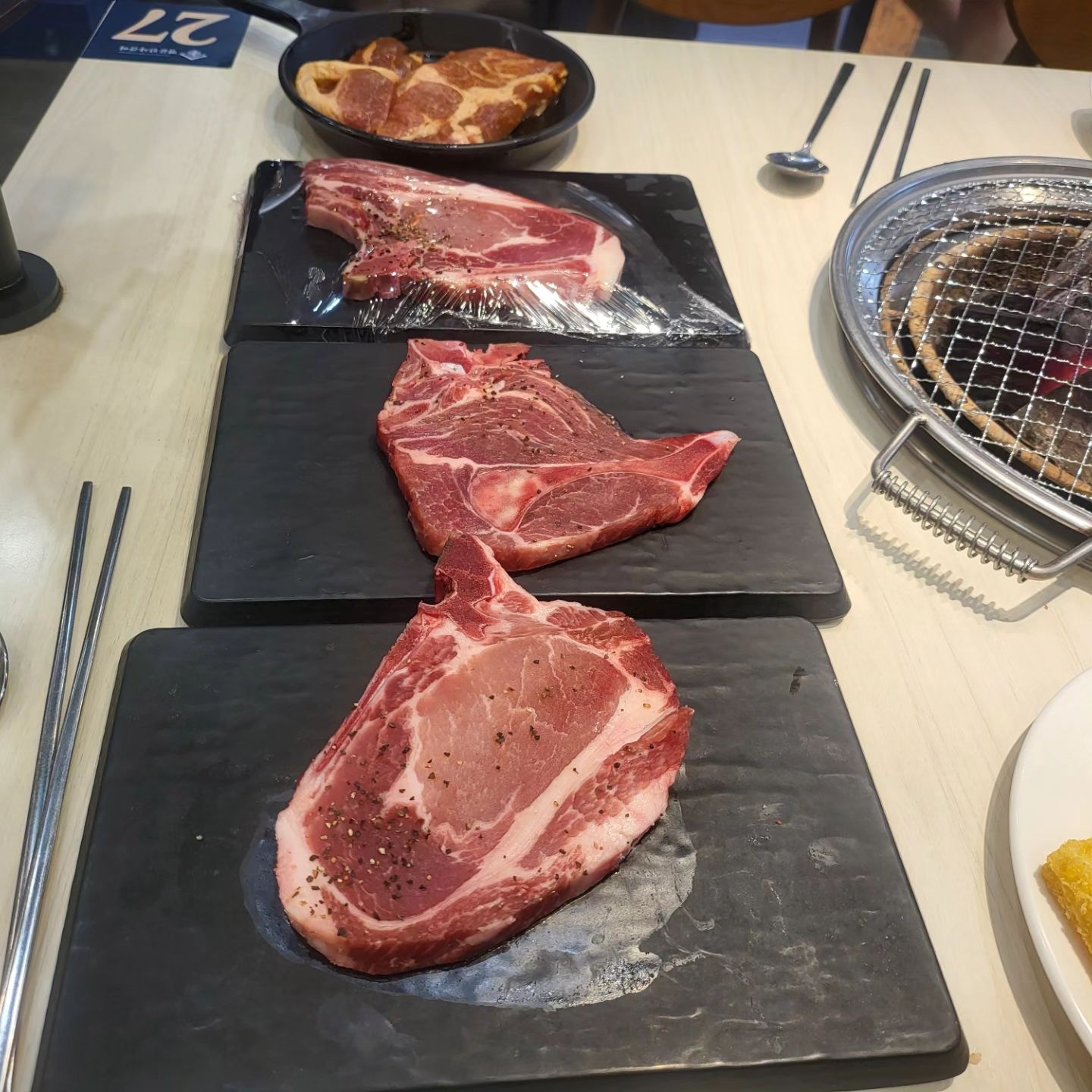 요새 명륜진사갈비 리뉴얼되고 고기질이 완전 달라진듯 호우!!
