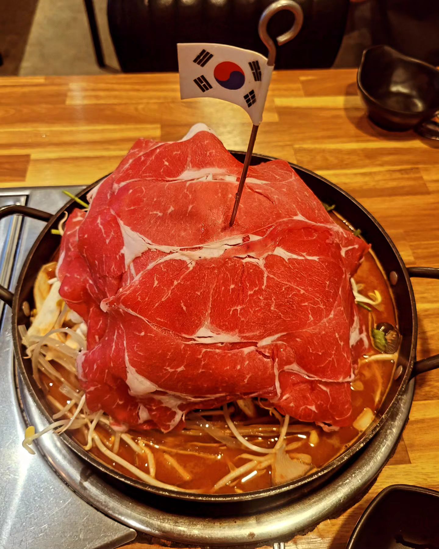 #연남물갈비등촌역점
#강서구맛집#양천구맛집
#산더미물갈비#칼칼함#1단계

어제는 오리
오늘은 물갈비

색다른거 찾다가 등촌으로..왔지요.

경쟁상대없이 먹어보기.